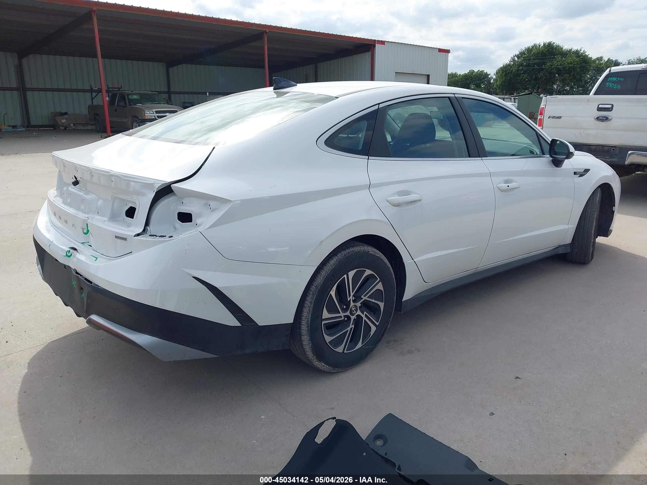 HYUNDAI SONATA image 4