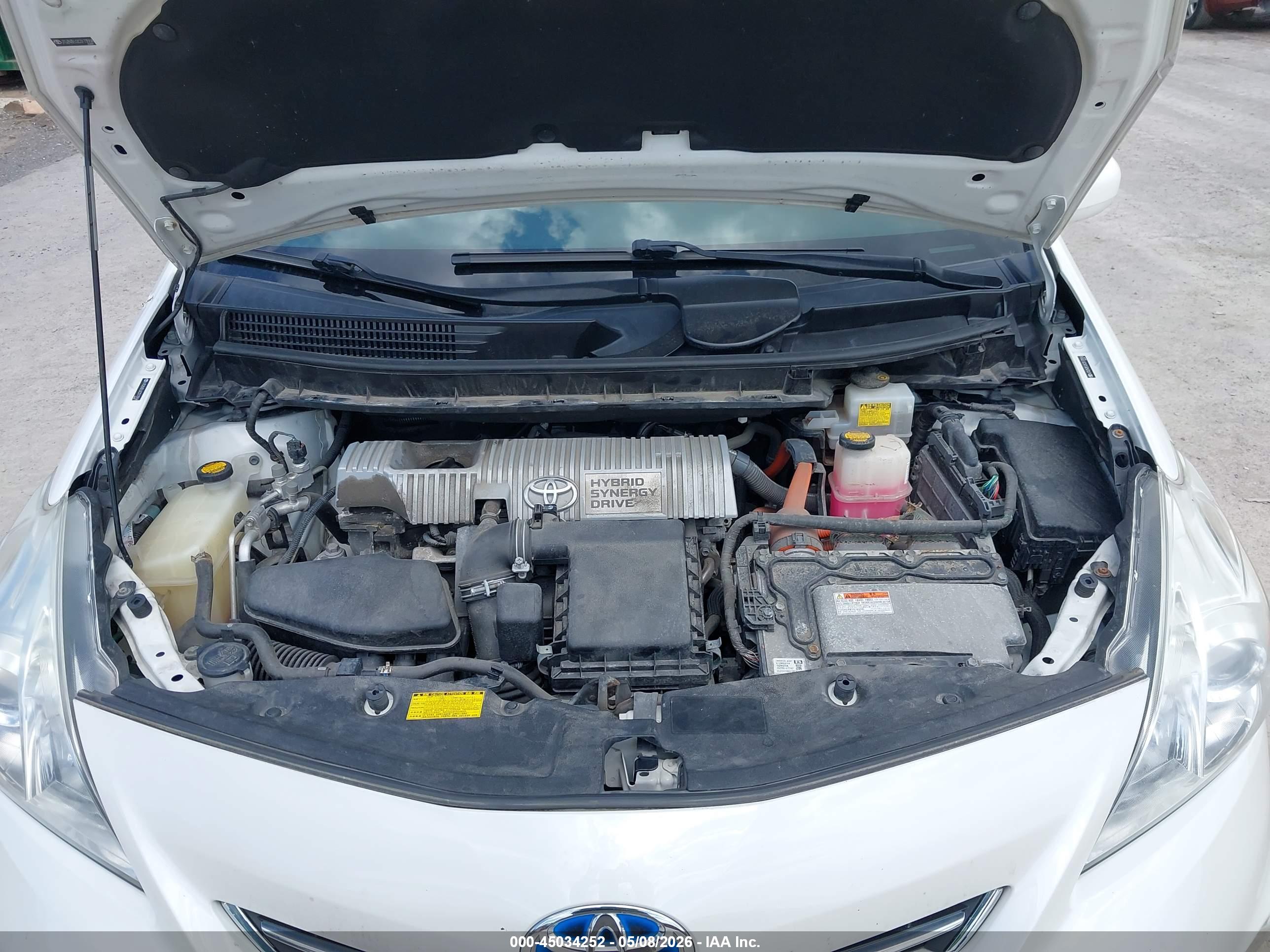 TOYOTA PRIUS image 10