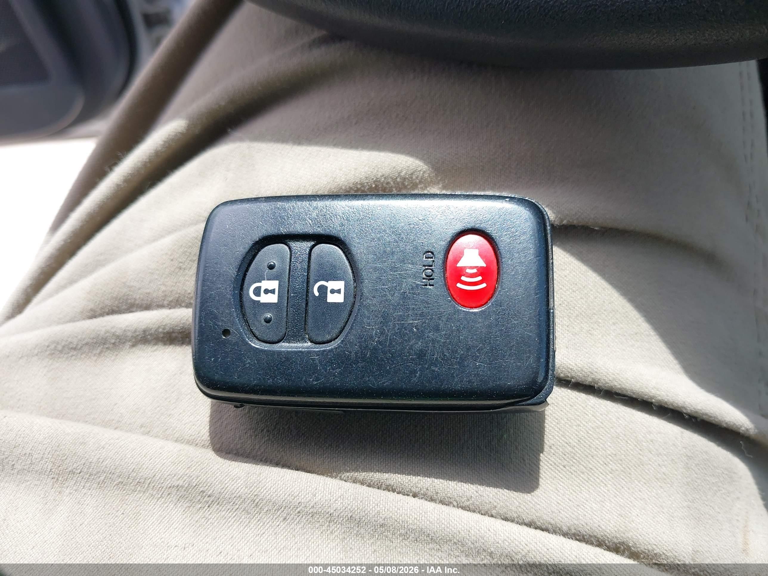 TOYOTA PRIUS image 11