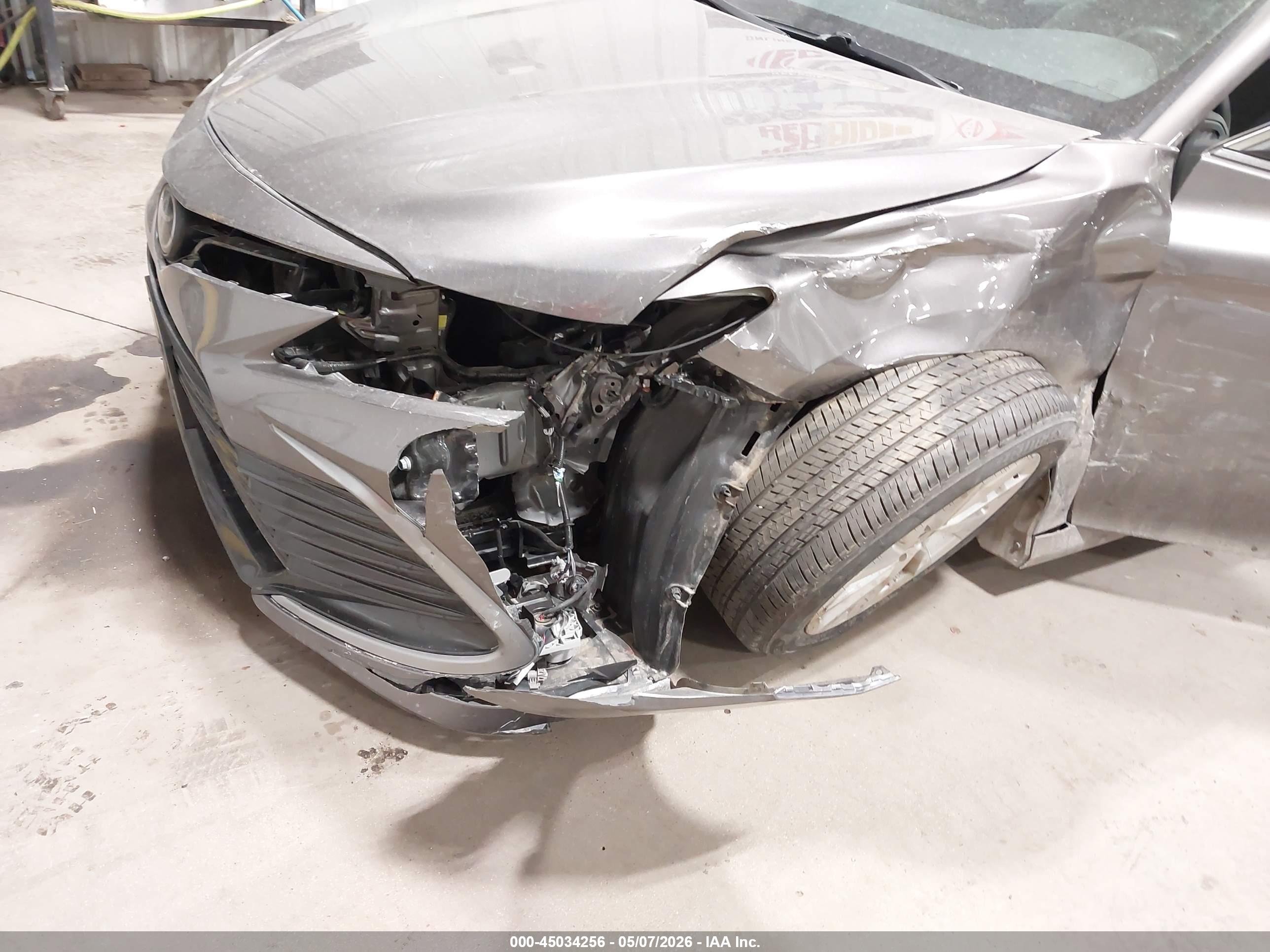 TOYOTA CAMRY image 6