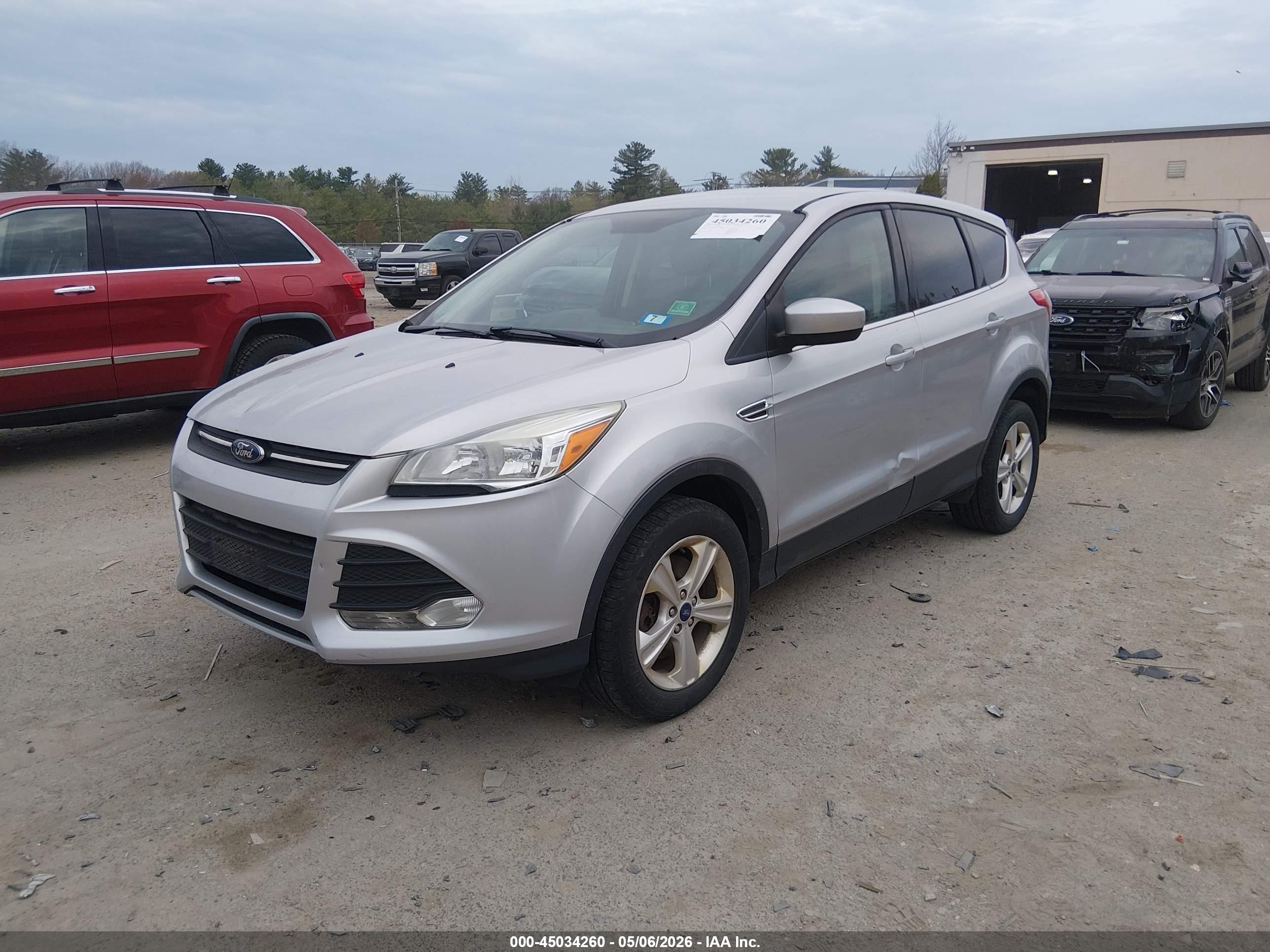 FORD ESCAPE image 2