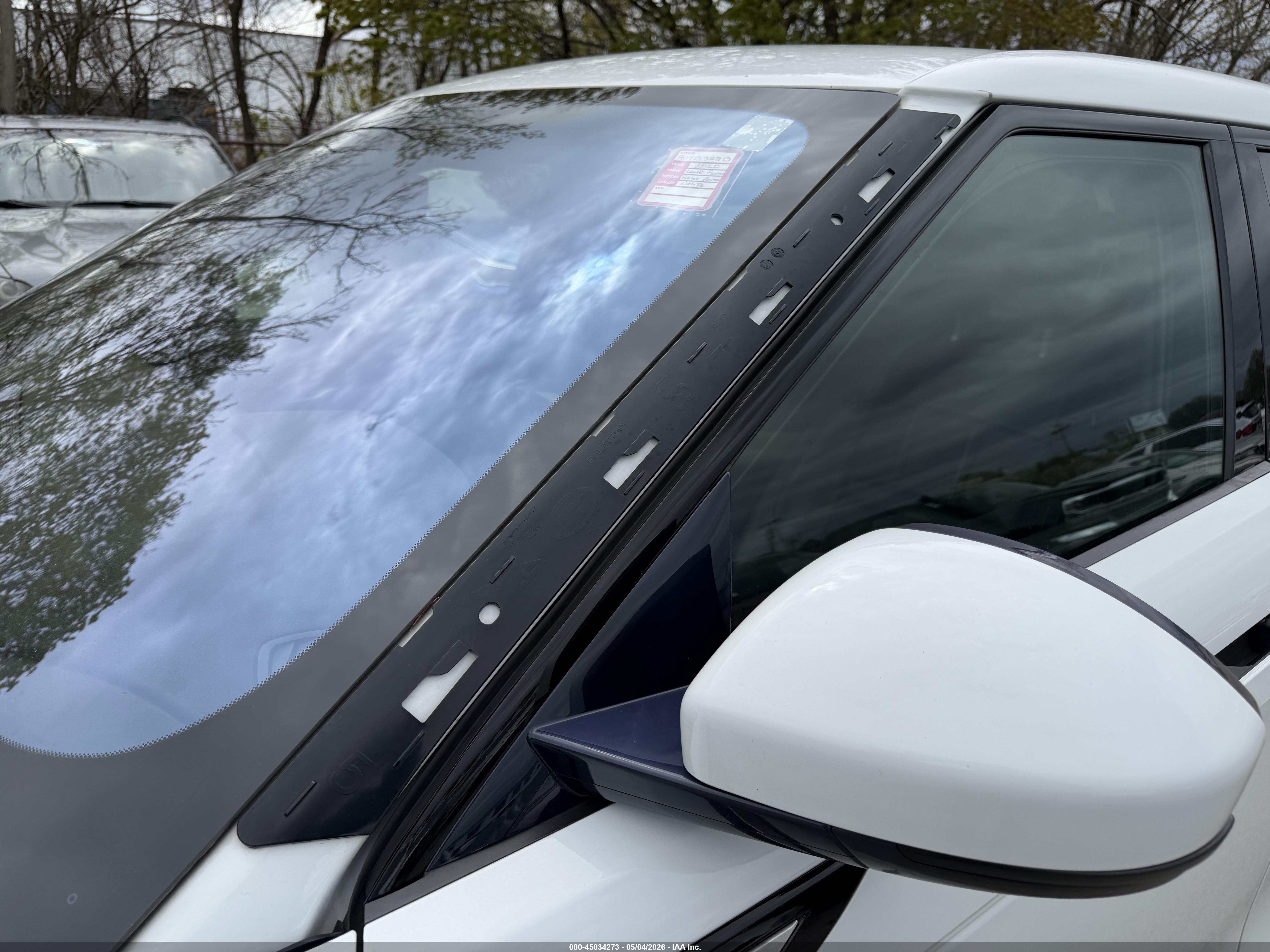 LAND ROVER image 6