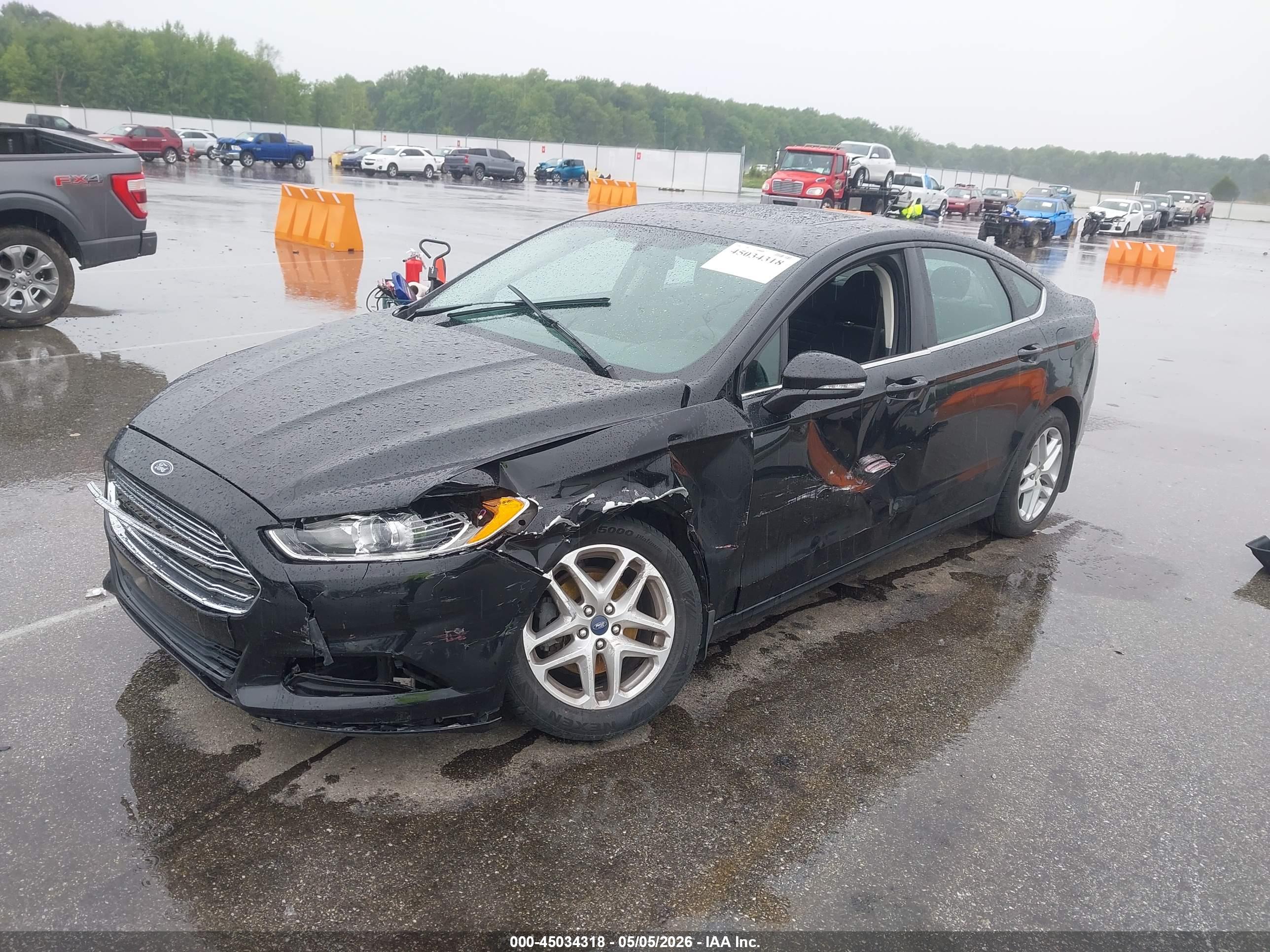 FORD FUSION image 2