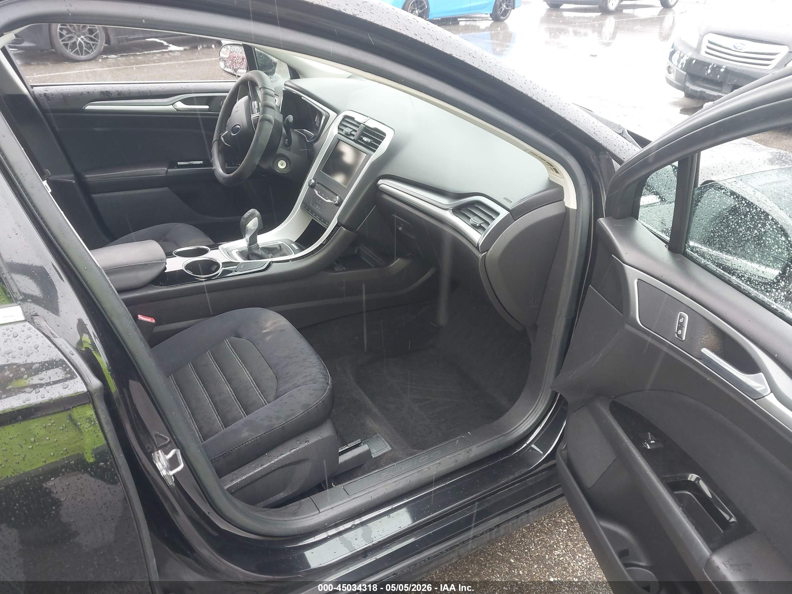 FORD FUSION image 5
