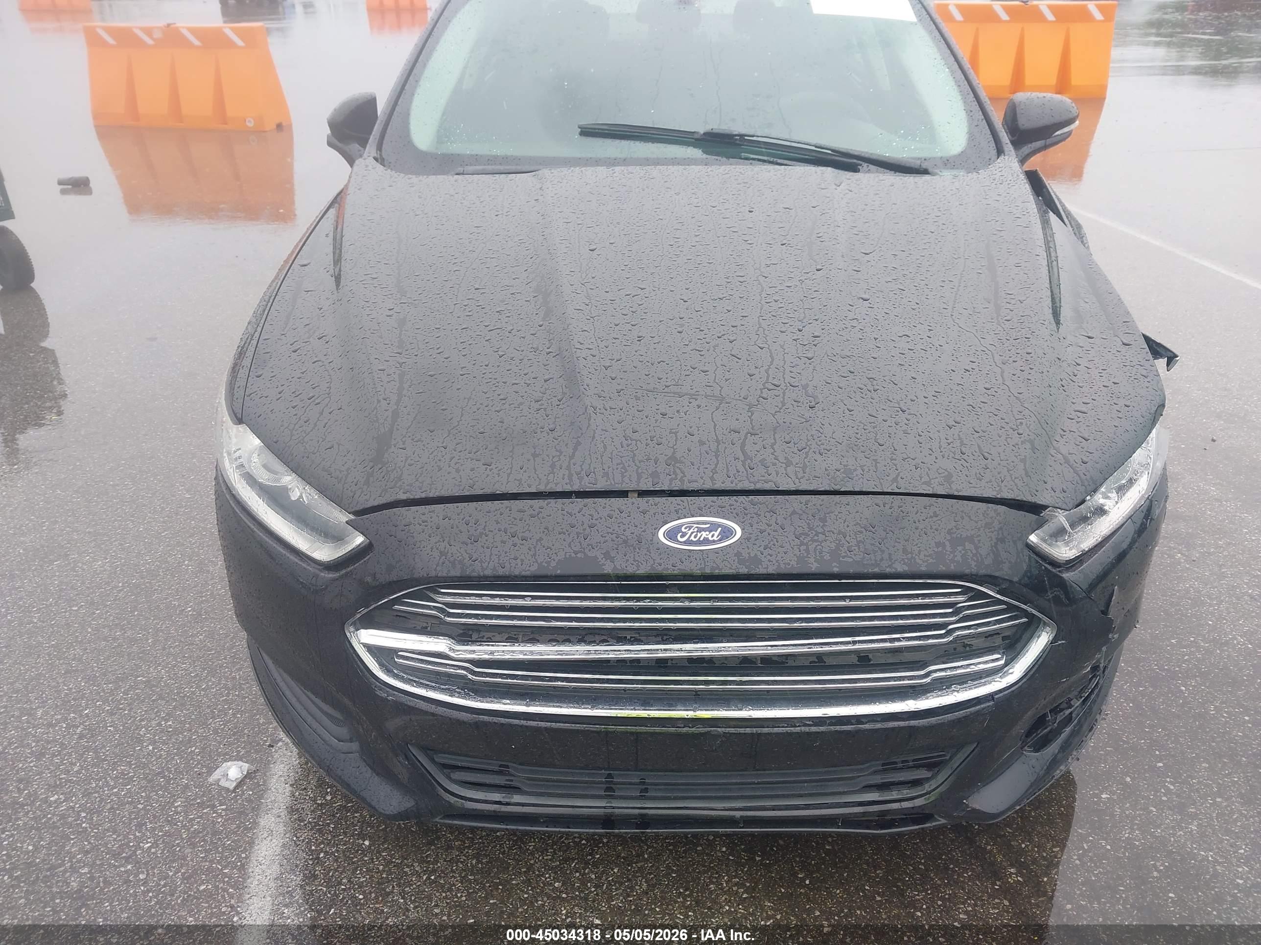 FORD FUSION image 6