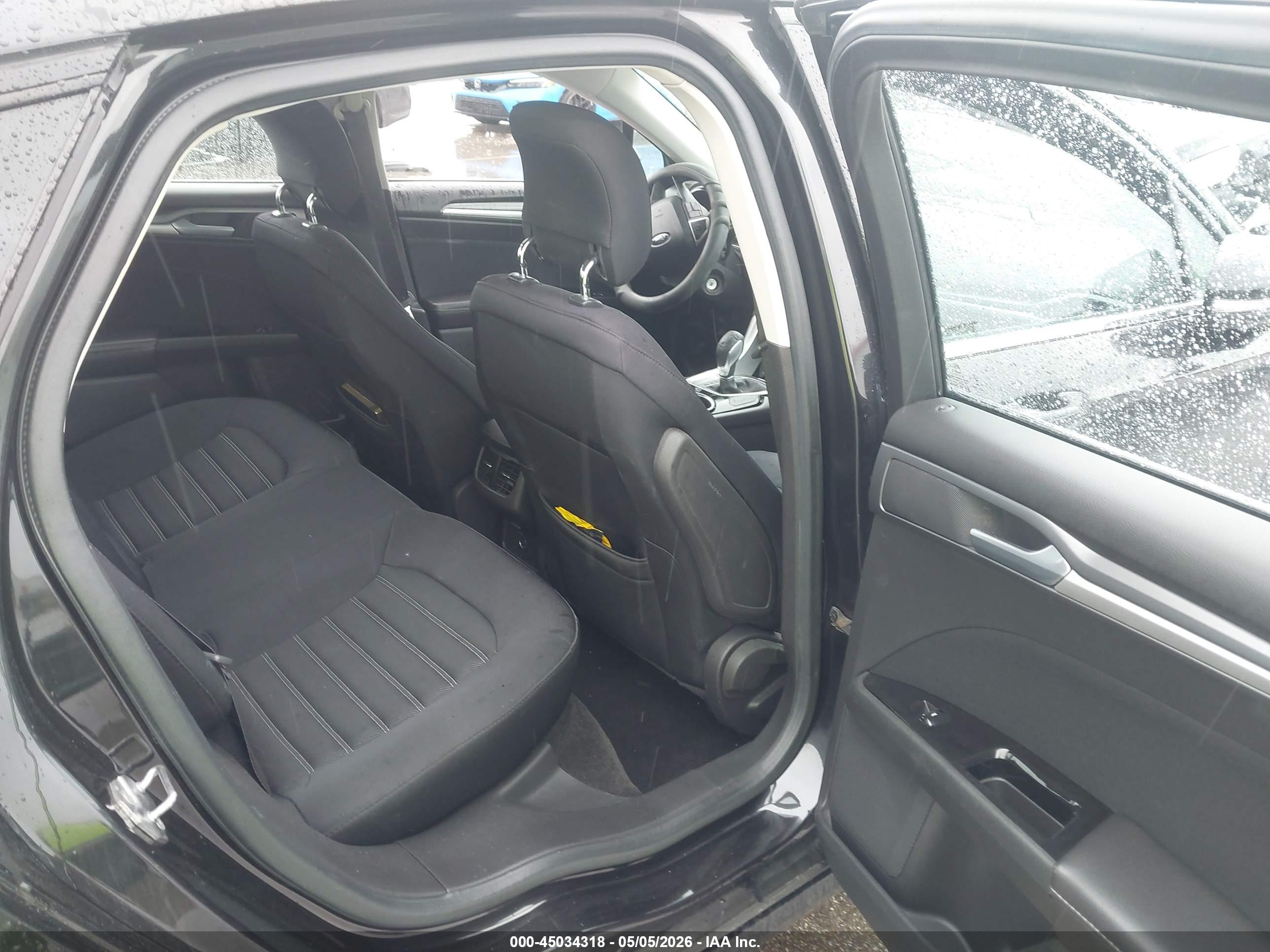 FORD FUSION image 8