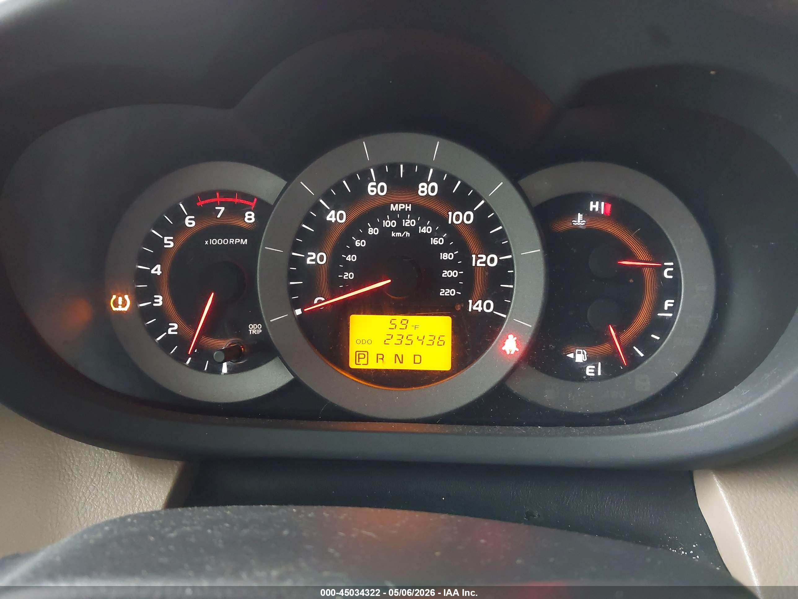 TOYOTA RAV4 image 7