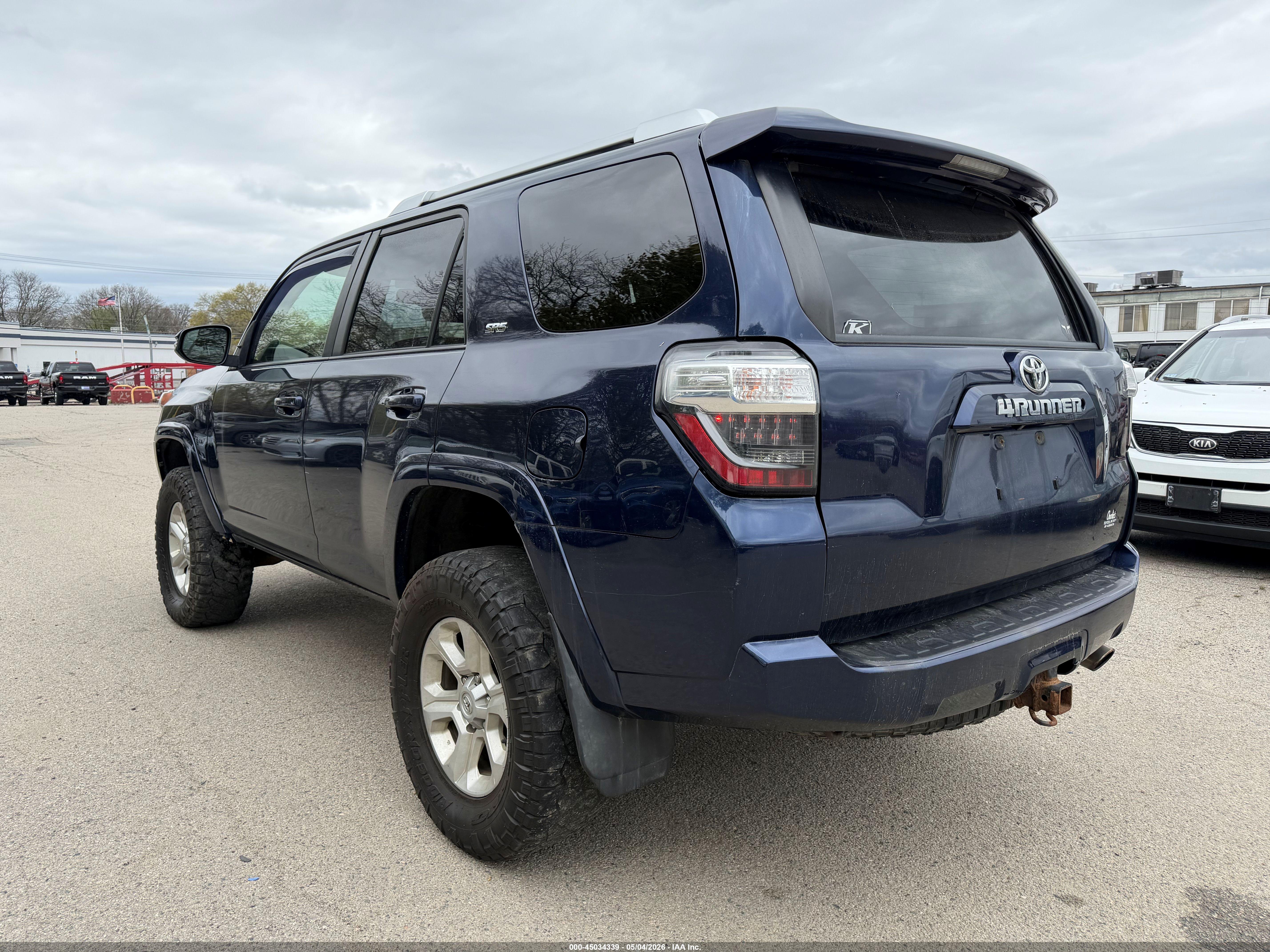 TOYOTA 4RUNNER image 3