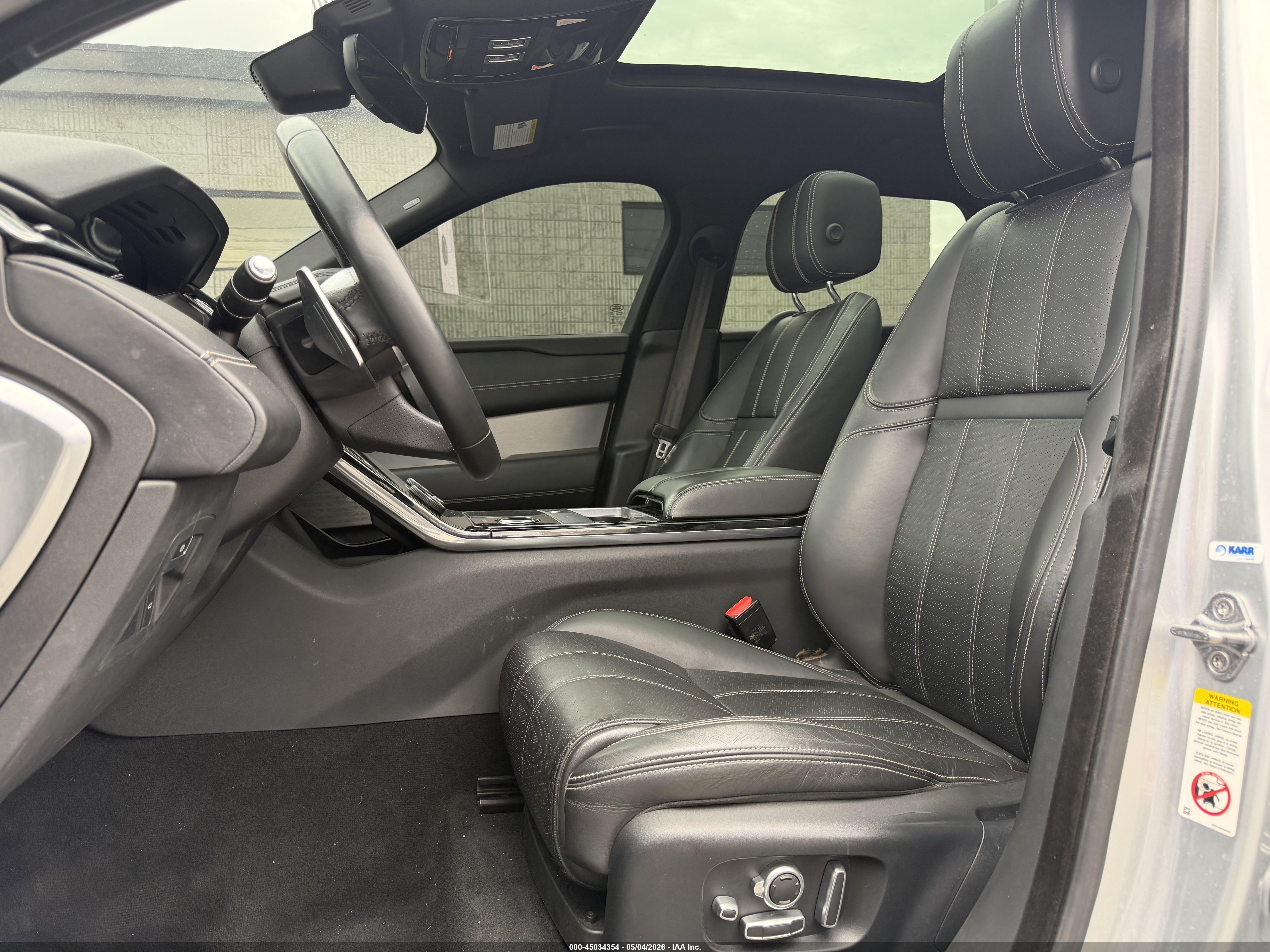LAND ROVER image 5