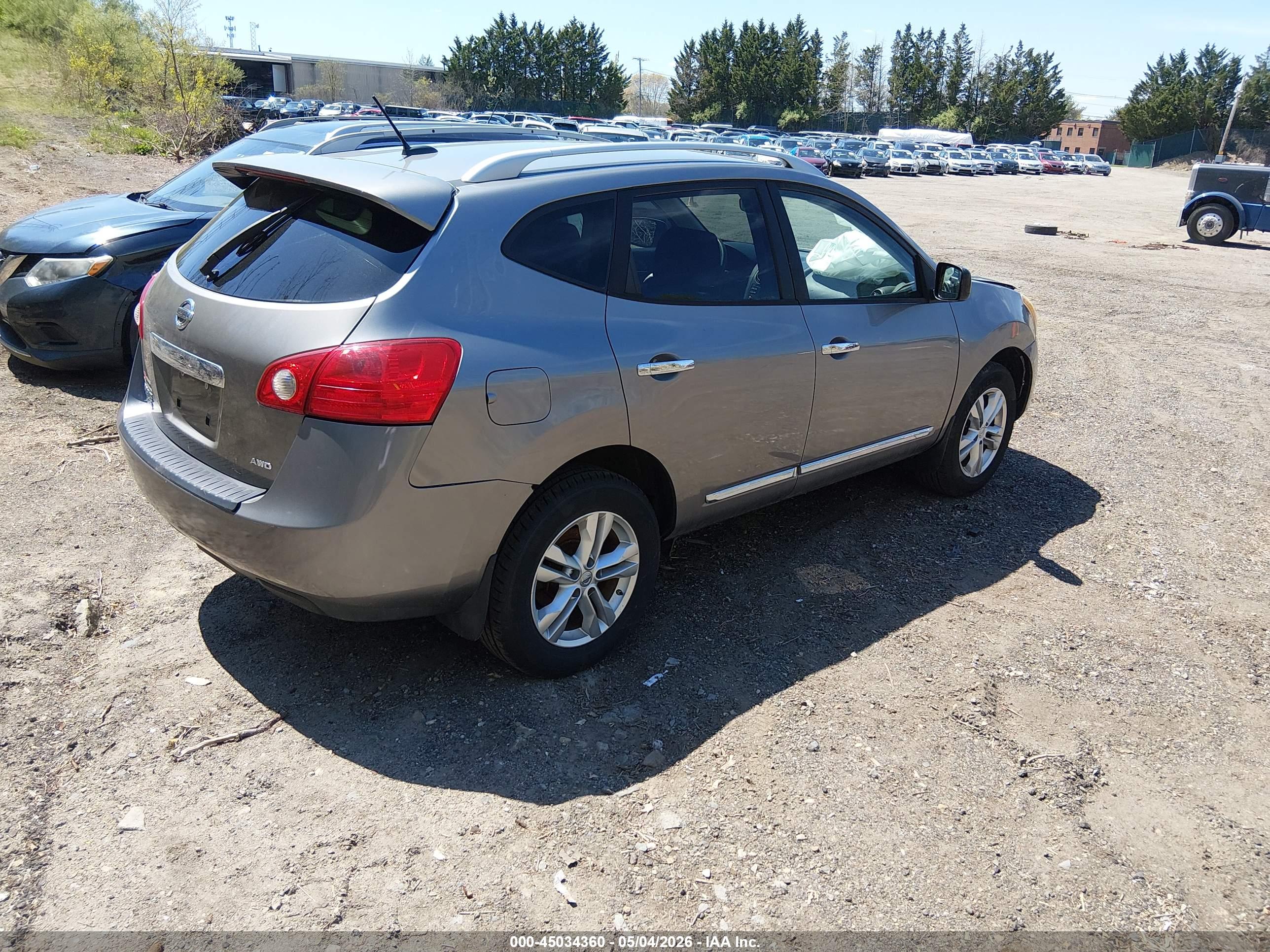 NISSAN ROGUE image 4
