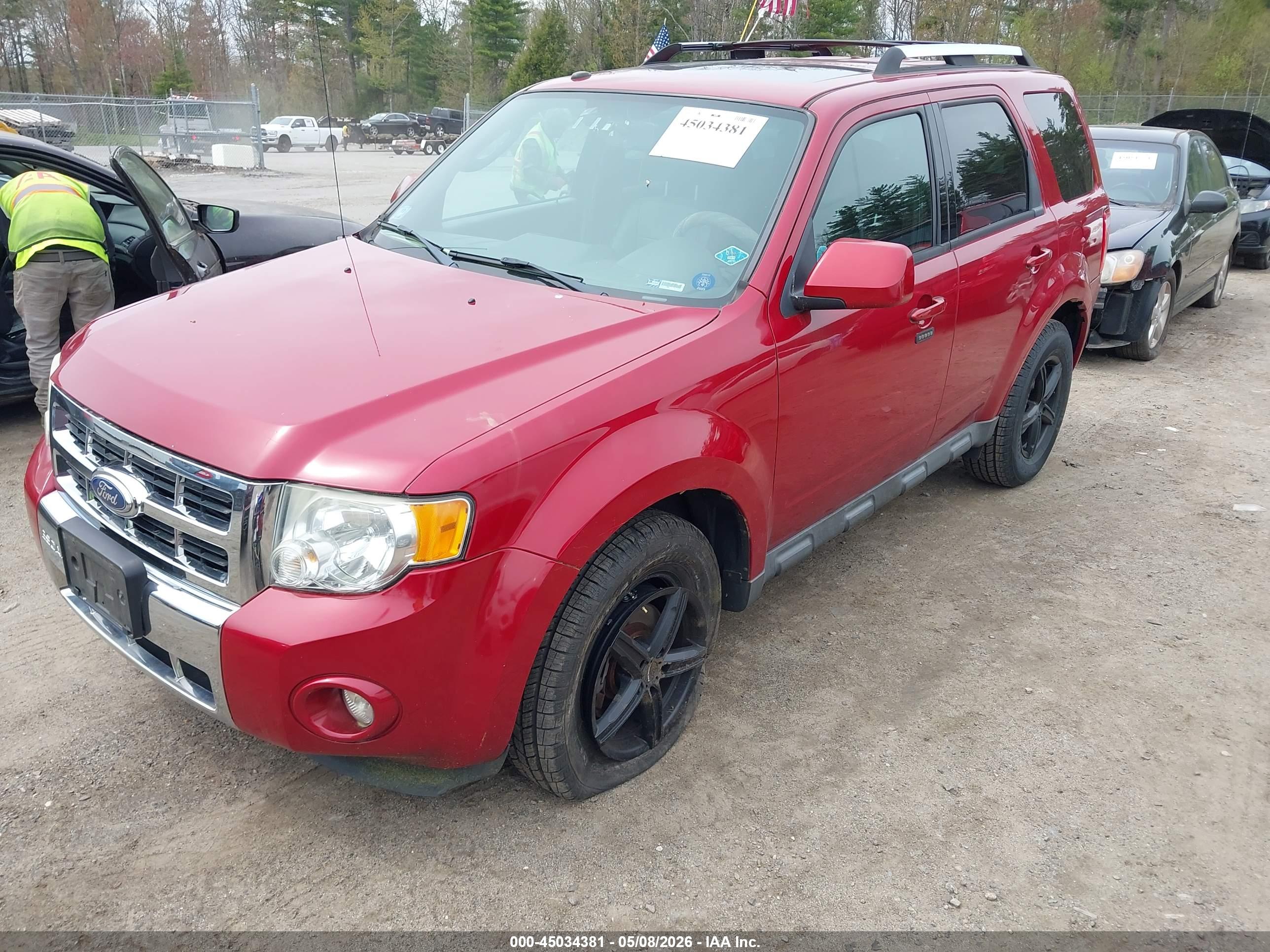 FORD ESCAPE image 2