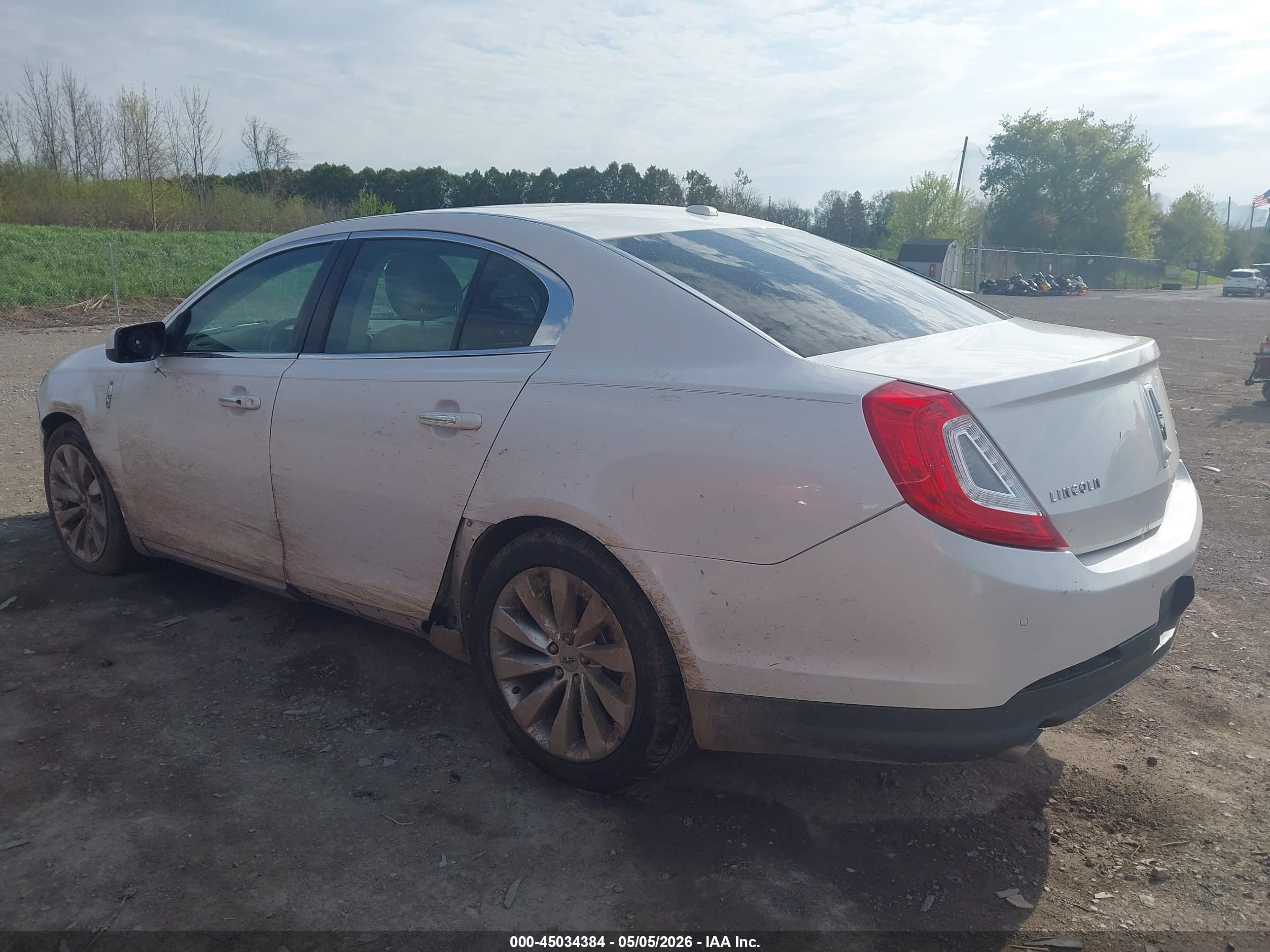 LINCOLN MKS image 3