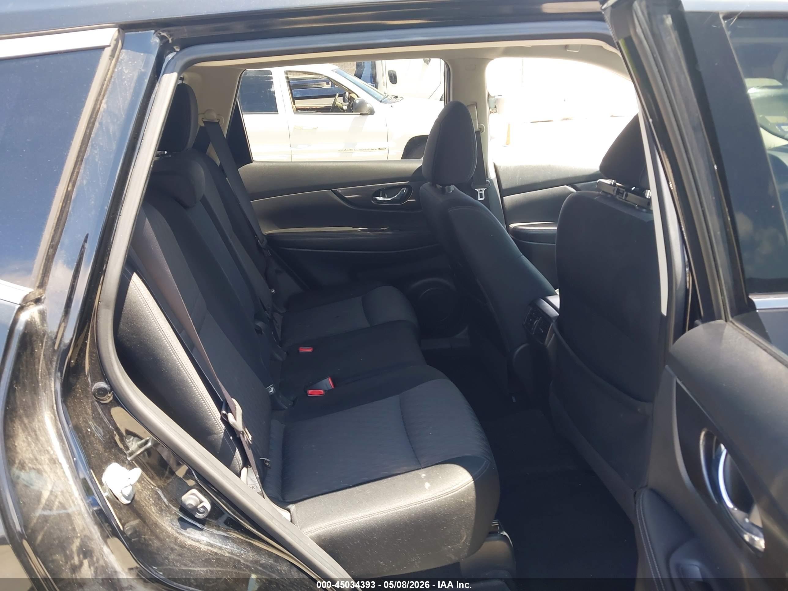 NISSAN ROGUE image 8