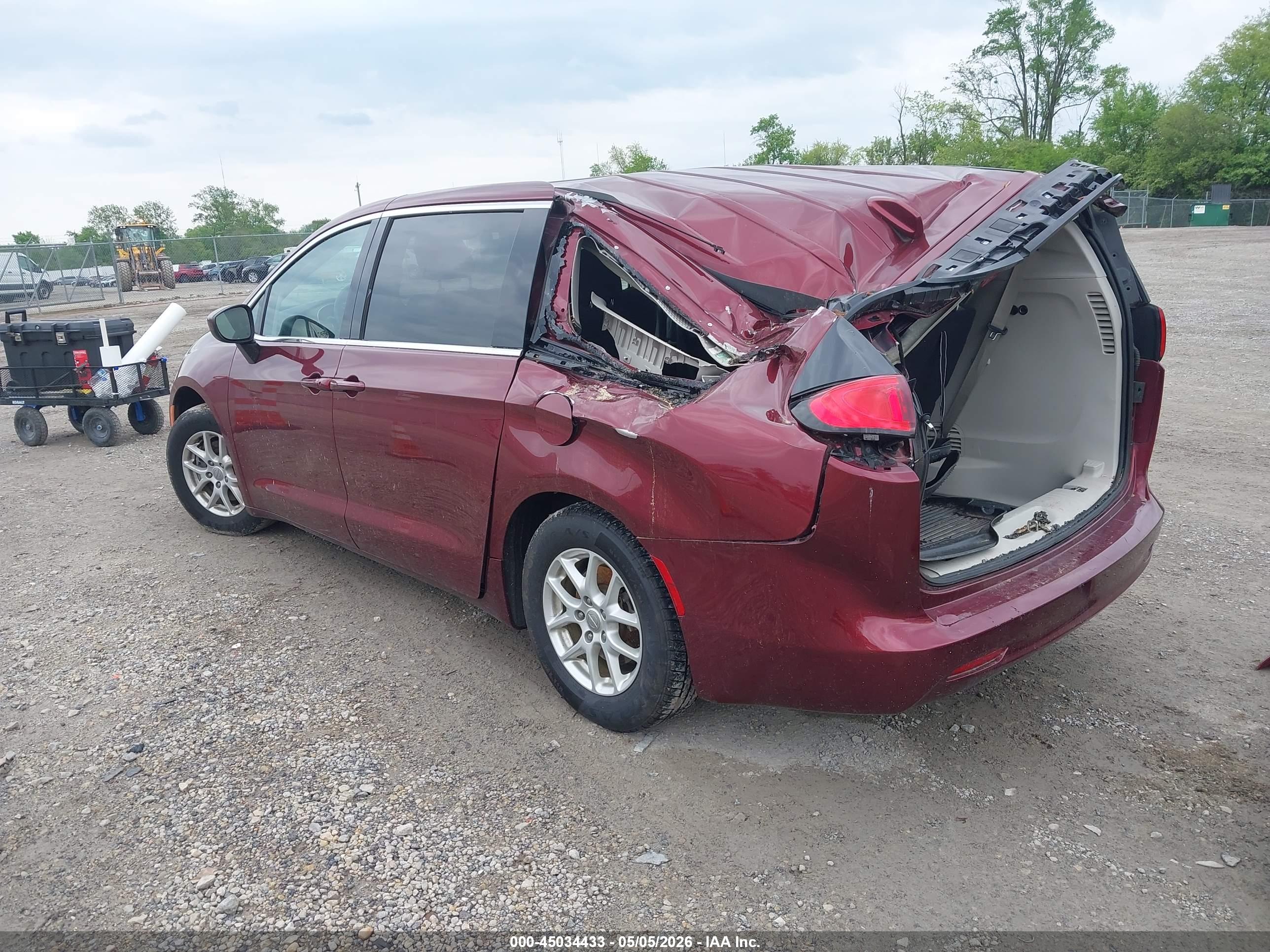 CHRYSLER PACIFICA image 3