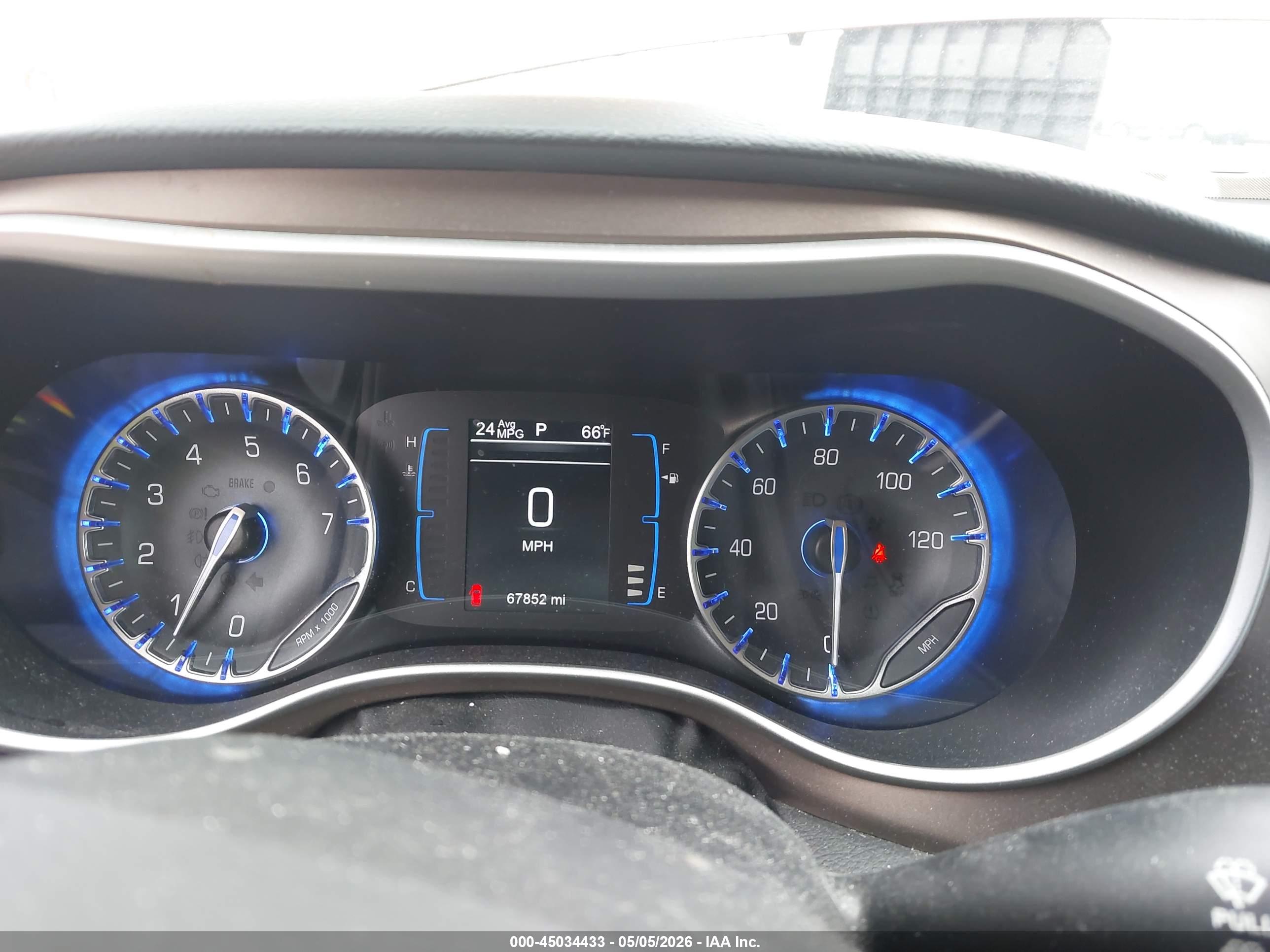 CHRYSLER PACIFICA image 7