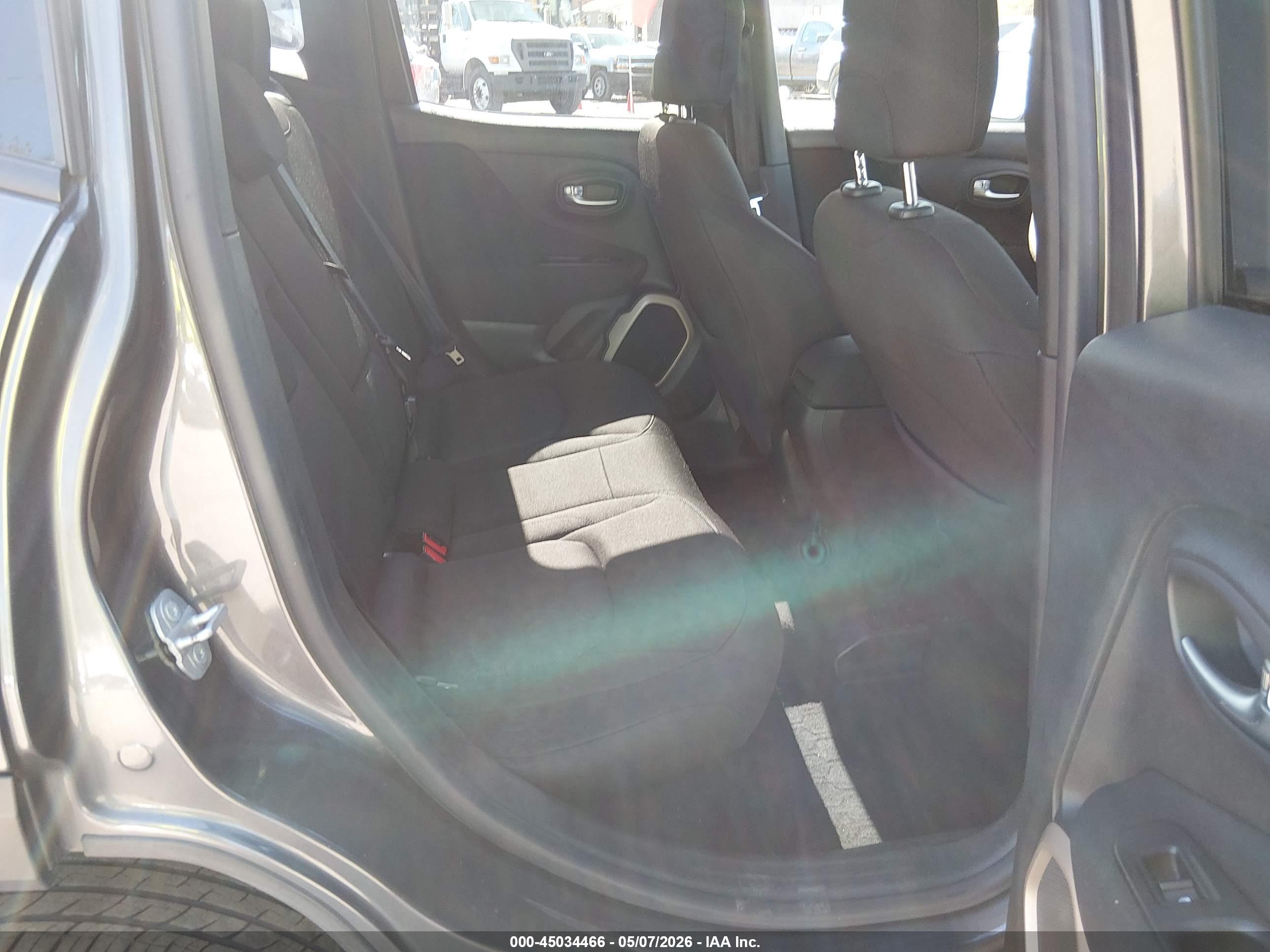 JEEP RENEGADE image 8