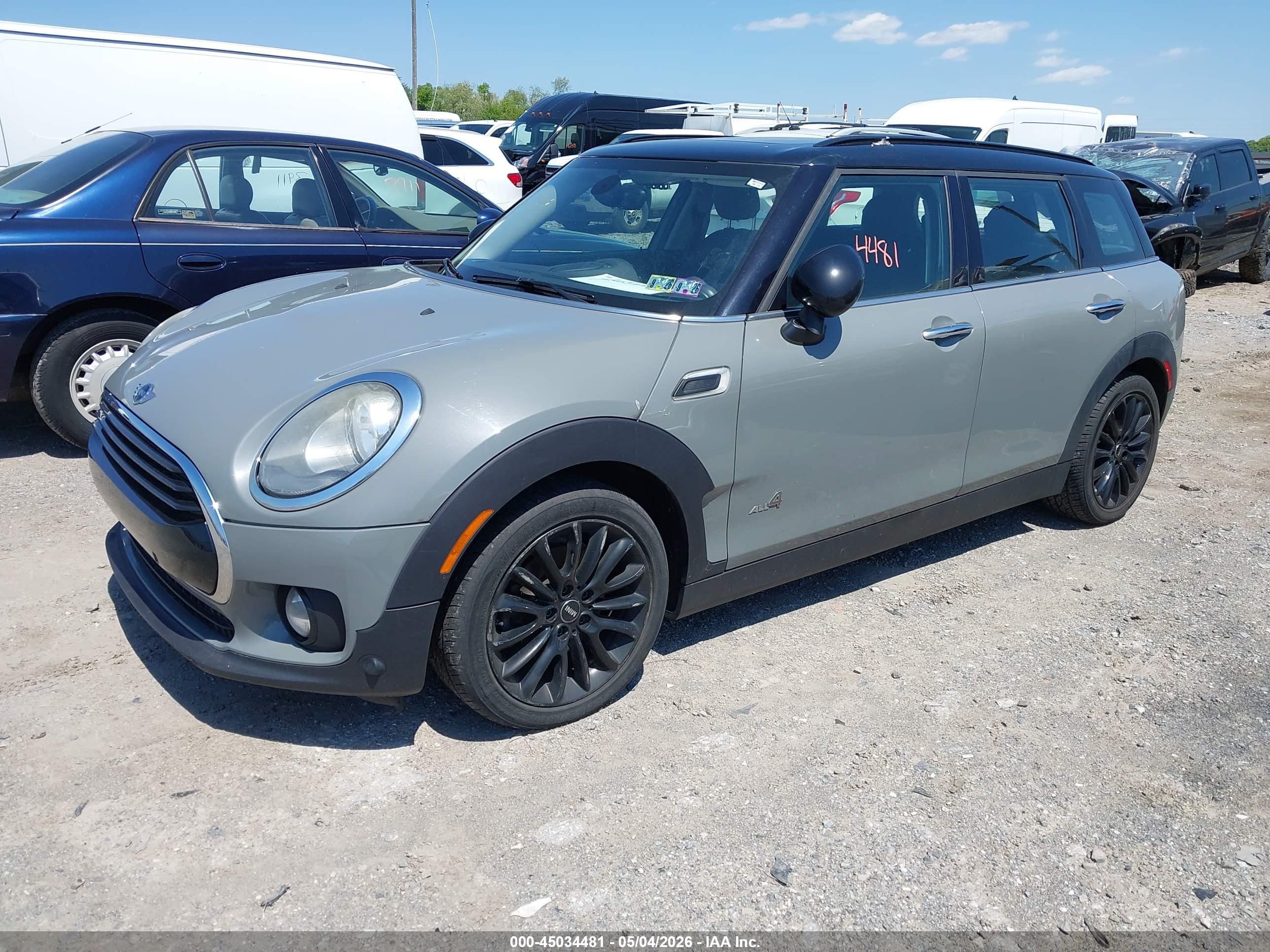 MINI CLUBMAN image 2