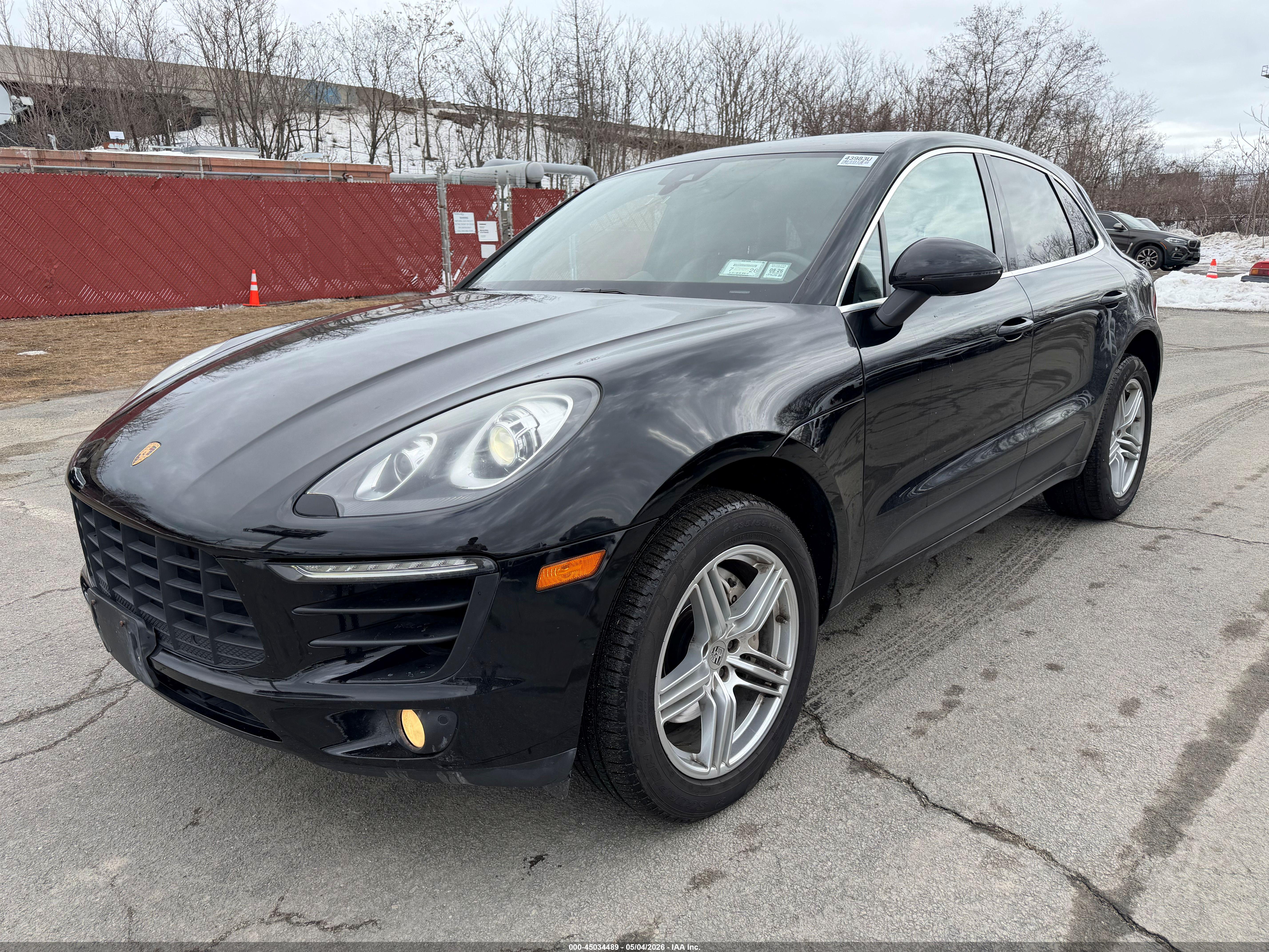 PORSCHE MACAN image 2