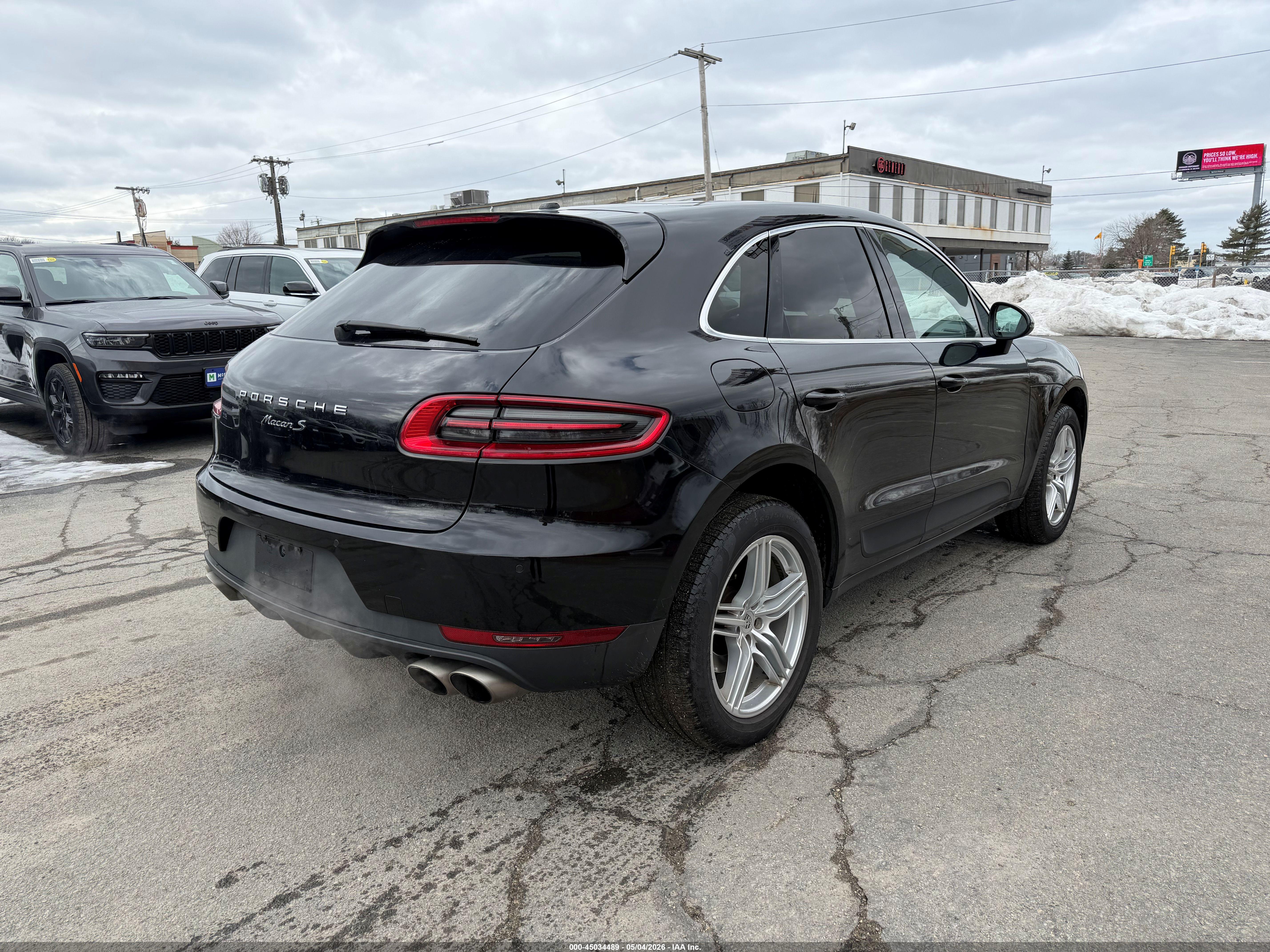 PORSCHE MACAN image 4