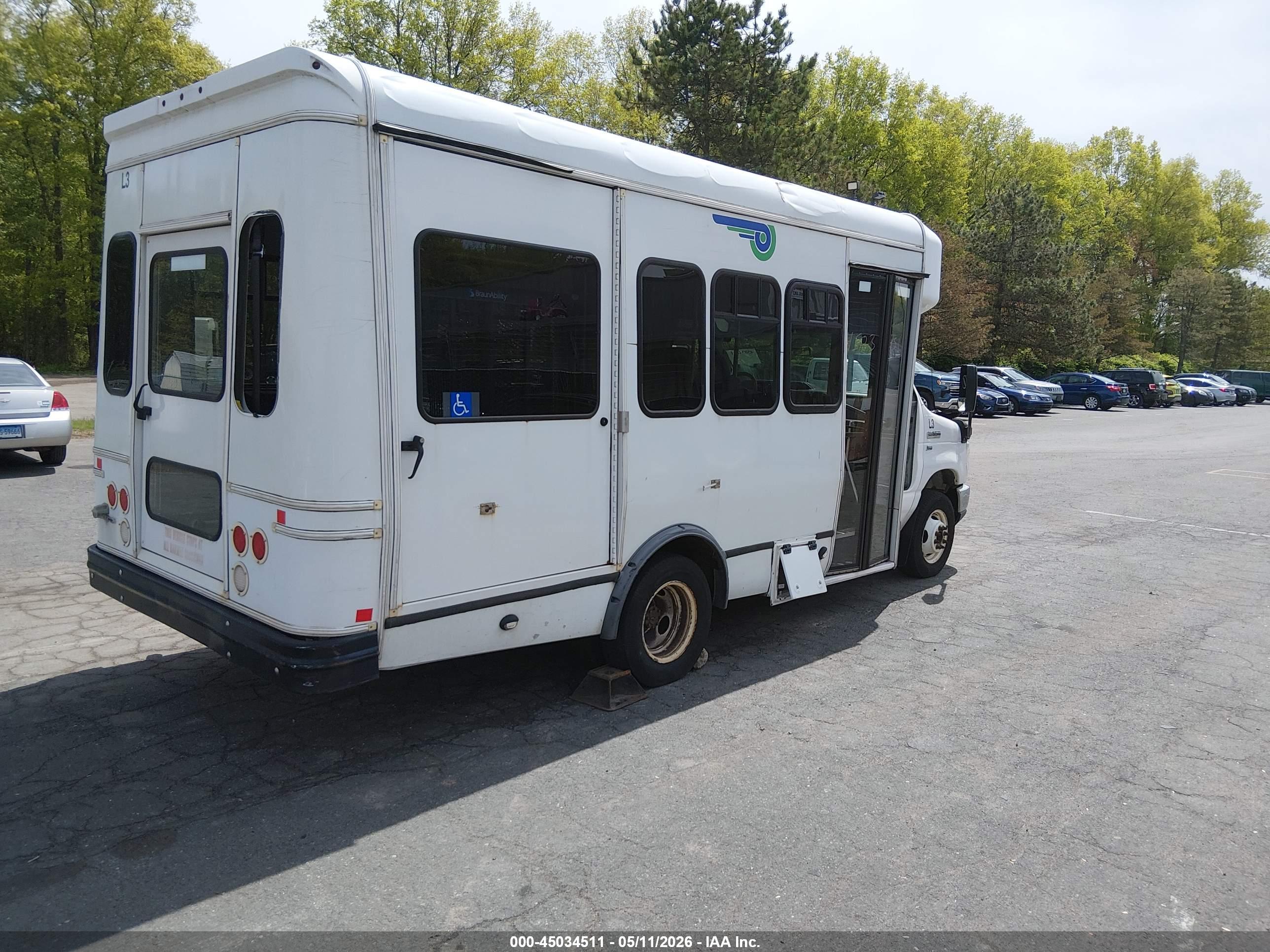FORD E-350 image 4