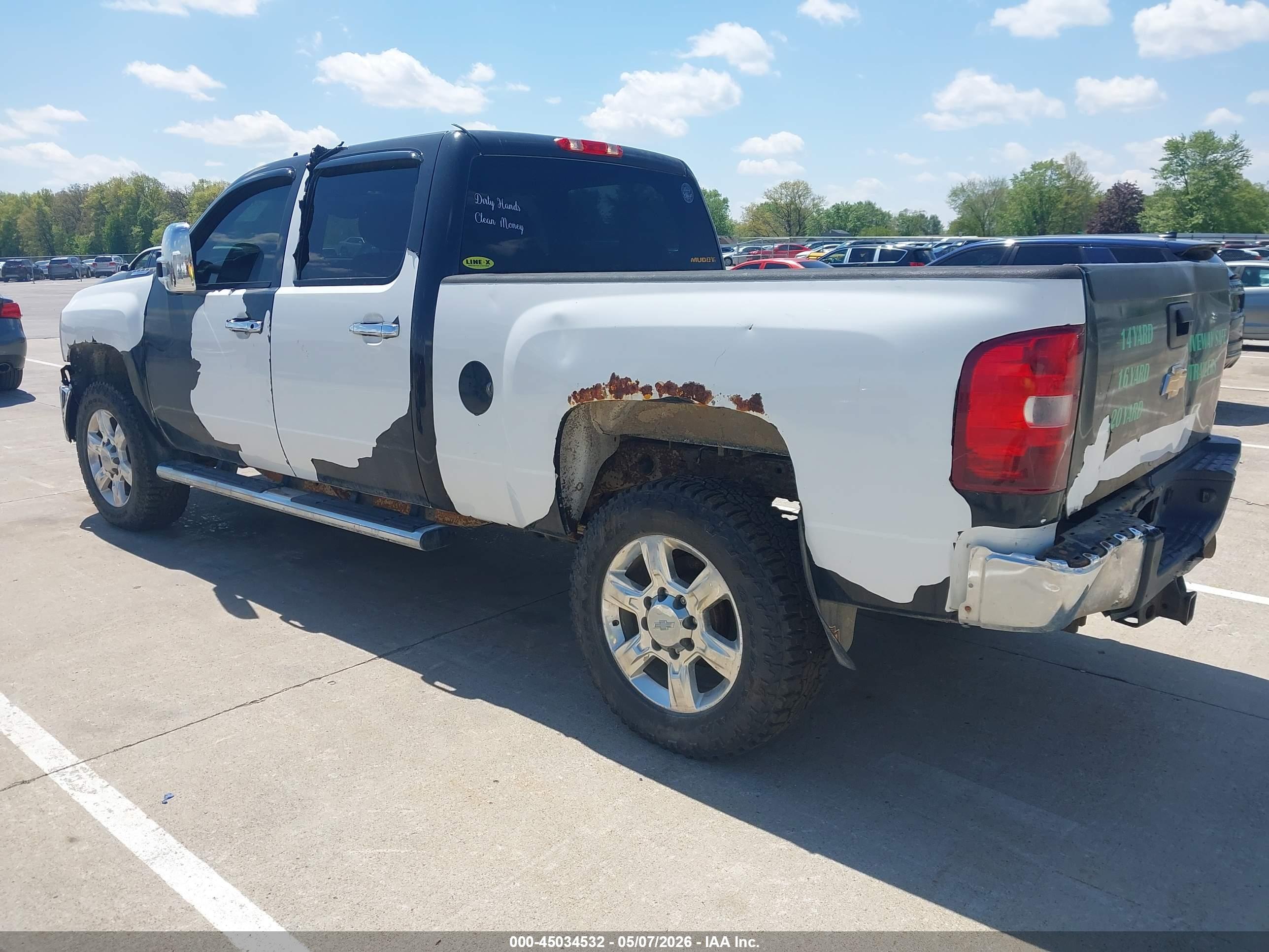 CHEVROLET SILVERADO image 3