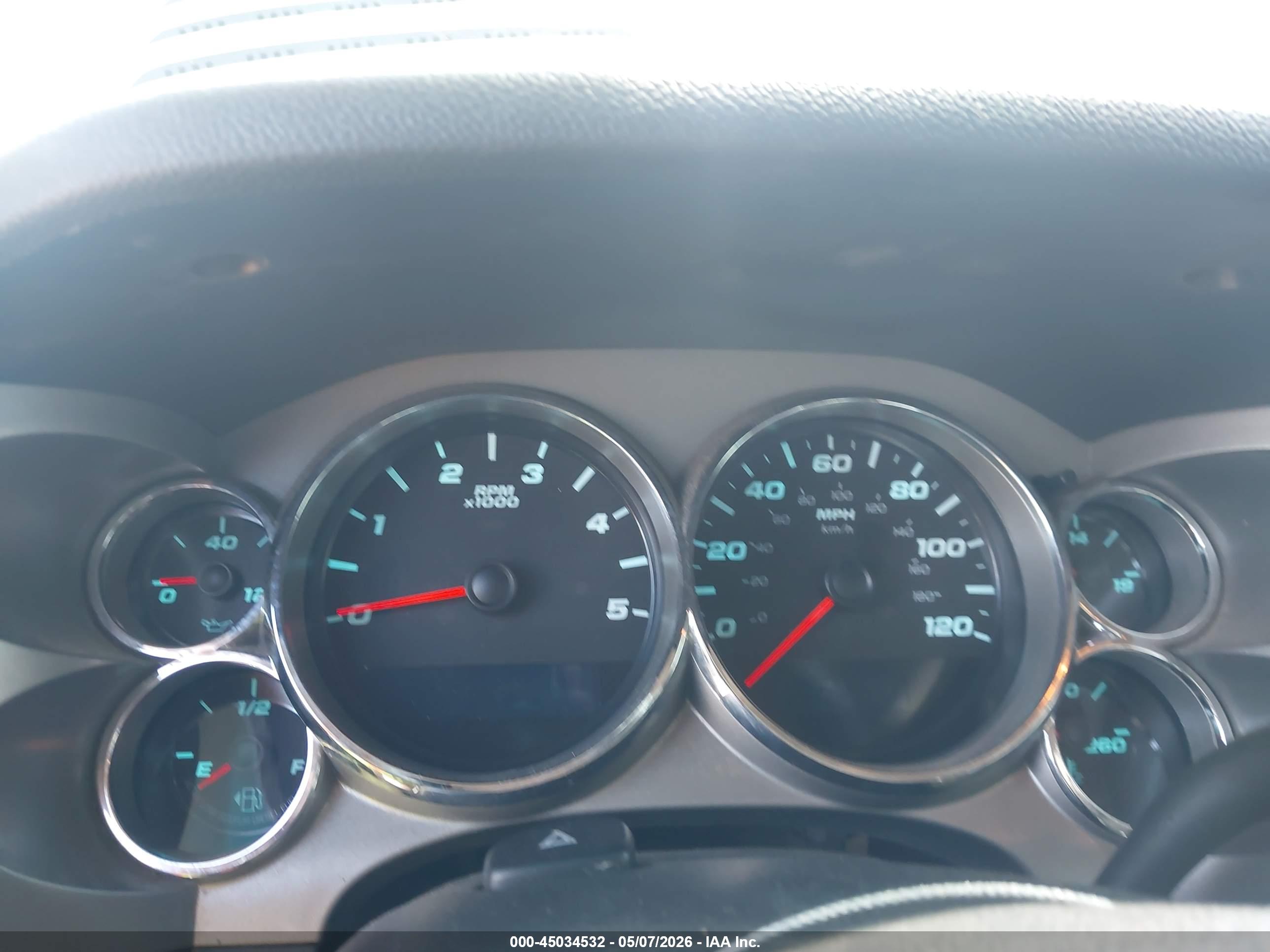 CHEVROLET SILVERADO image 7