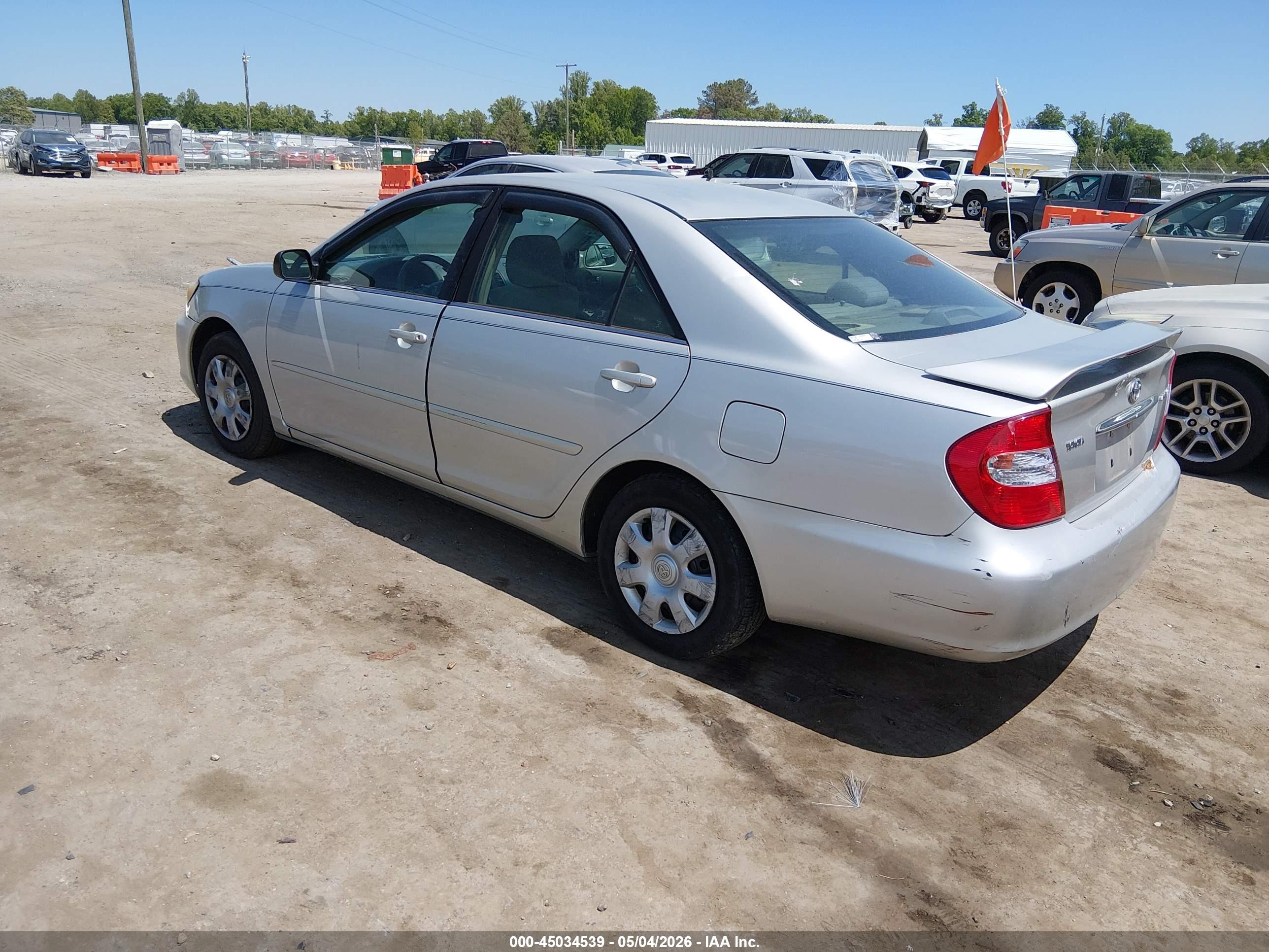 TOYOTA CAMRY image 3