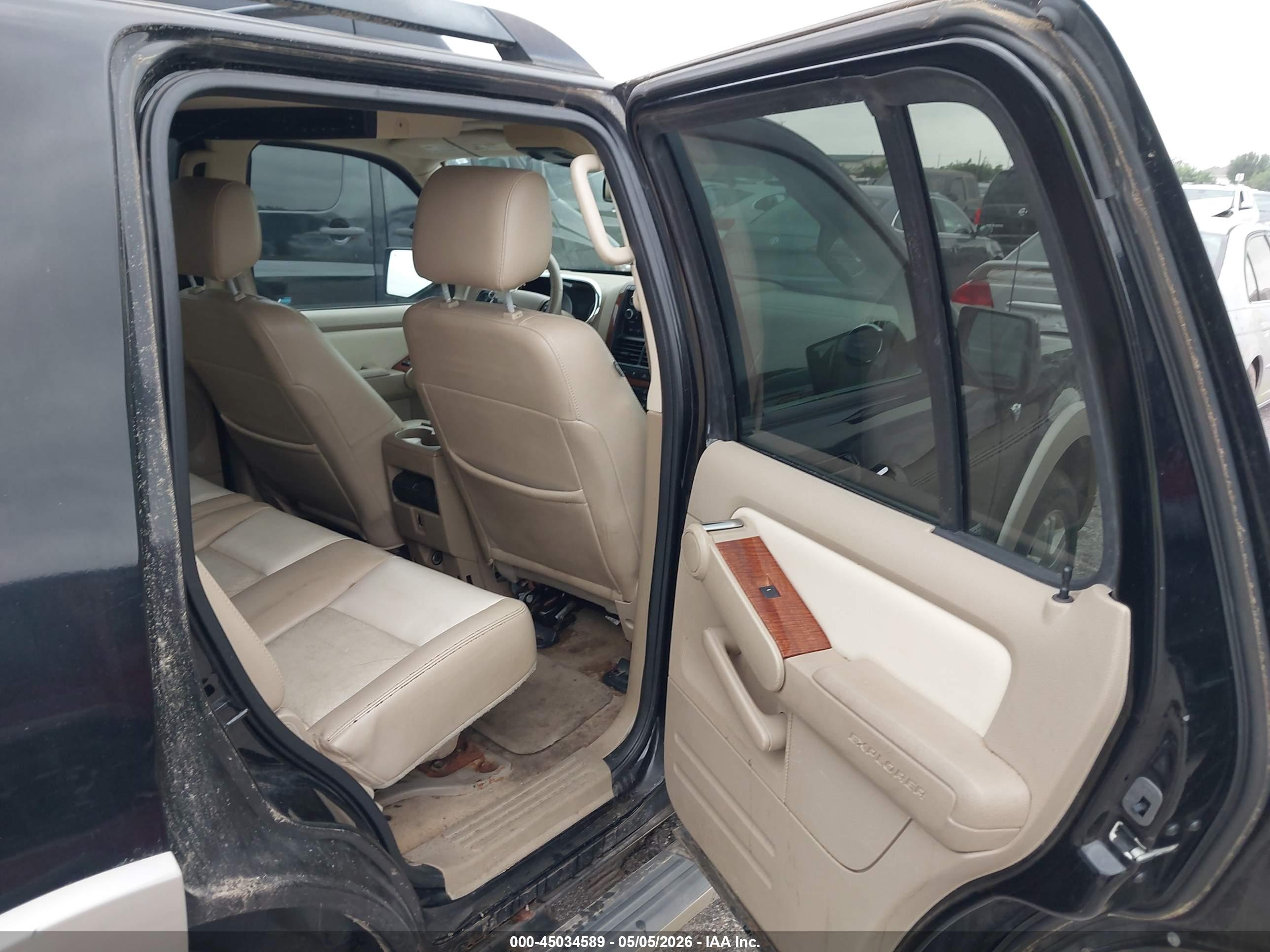FORD EXPLORER image 8