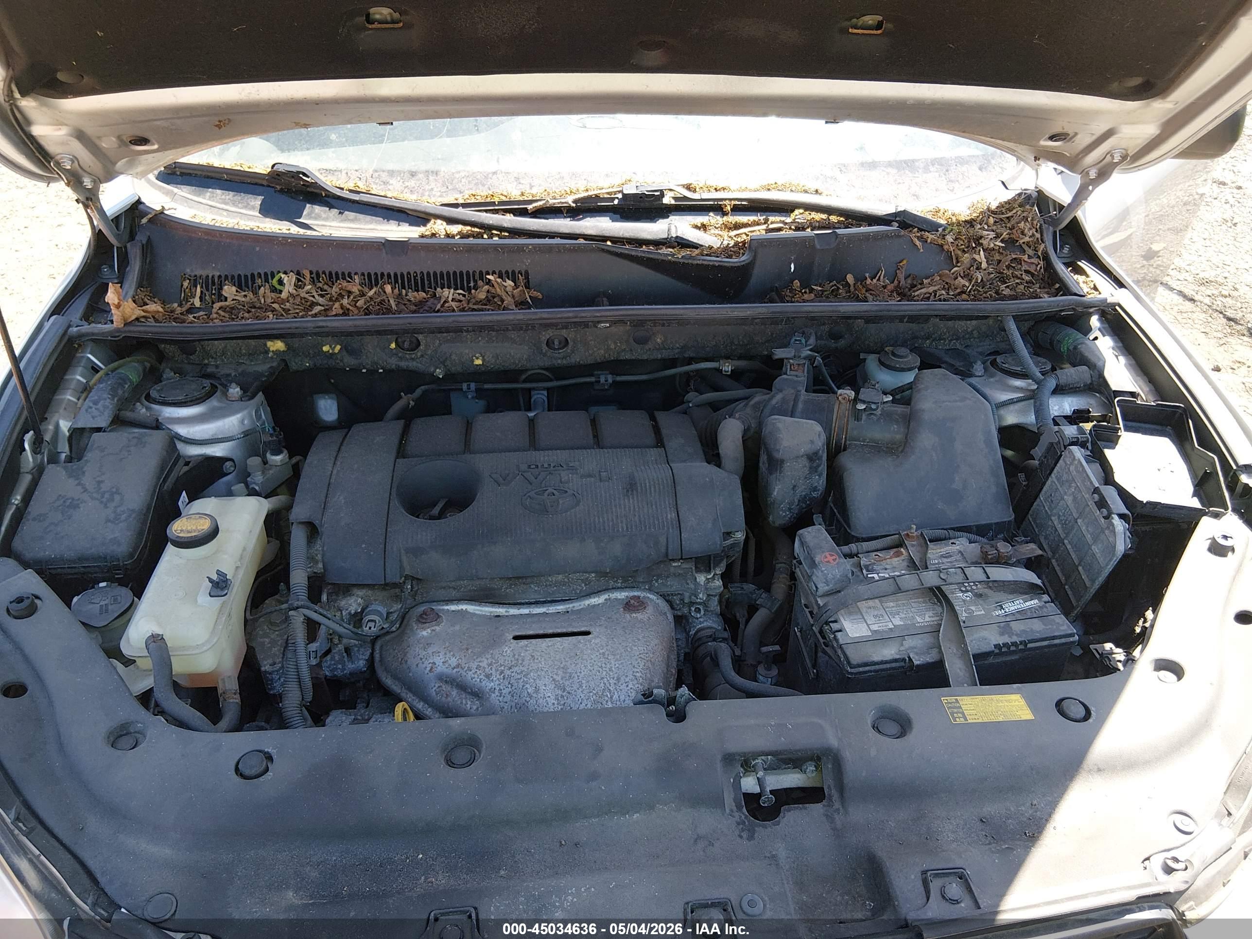 TOYOTA RAV4 image 10