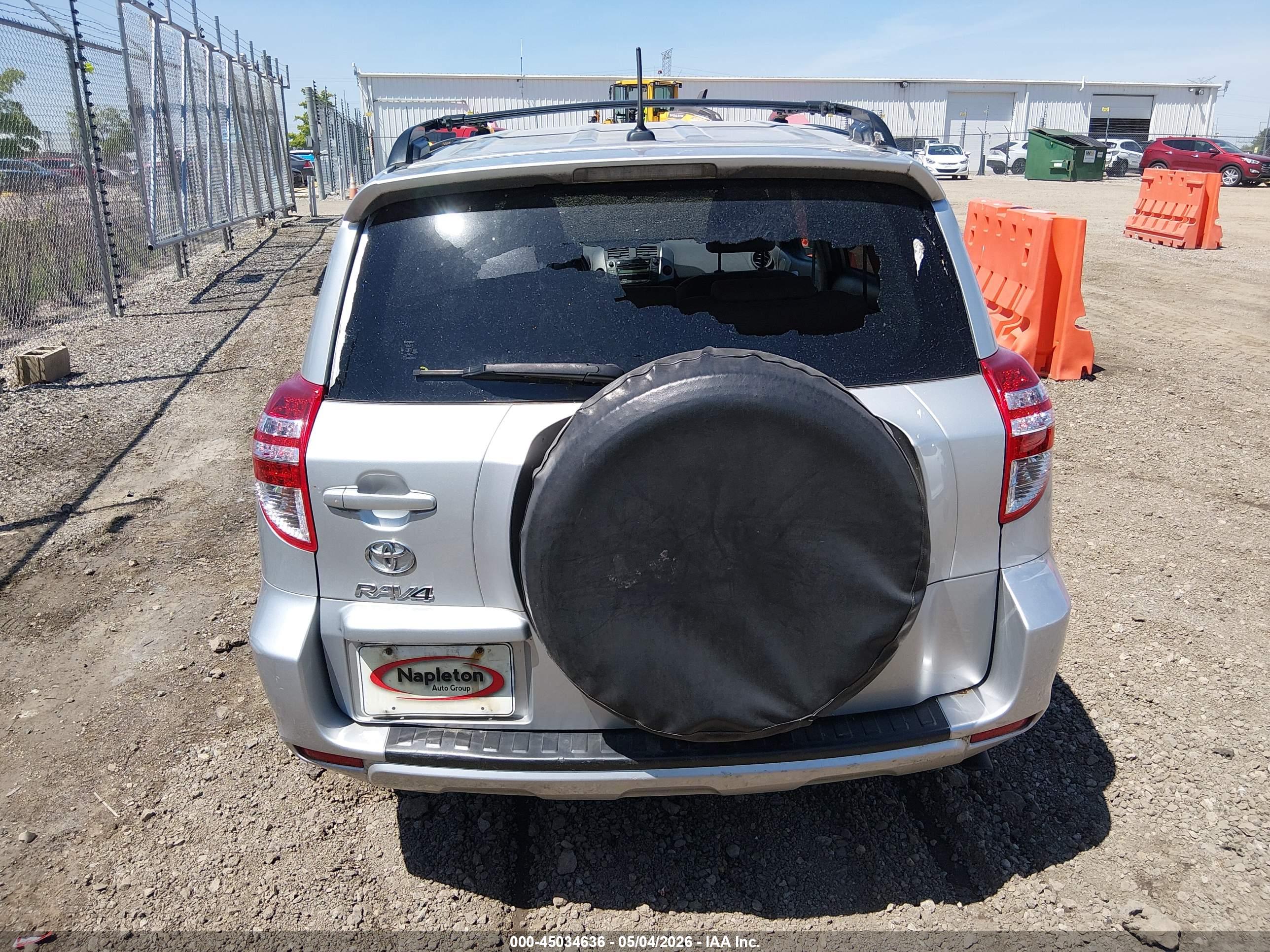 TOYOTA RAV4 image 6