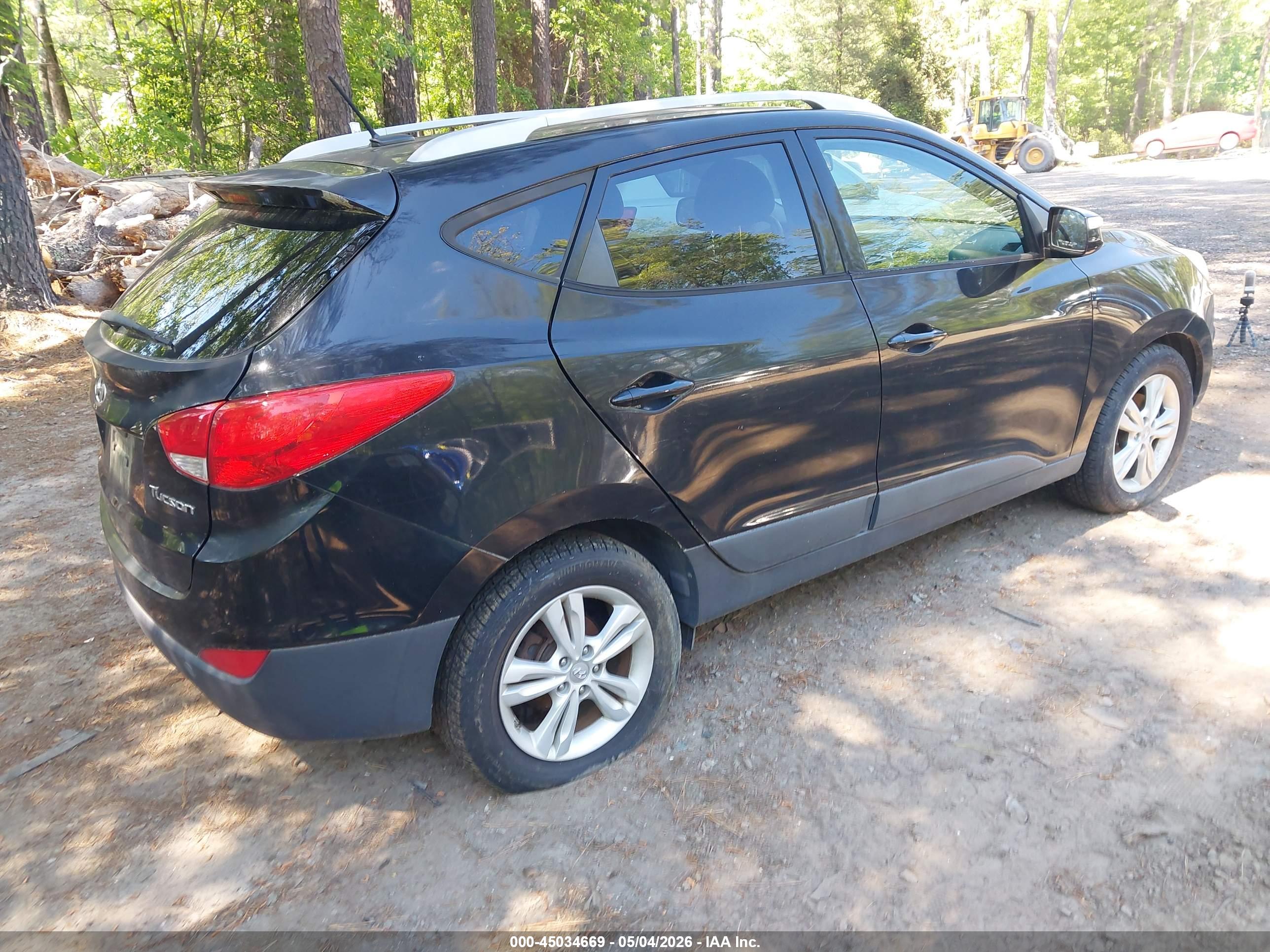HYUNDAI TUCSON image 4