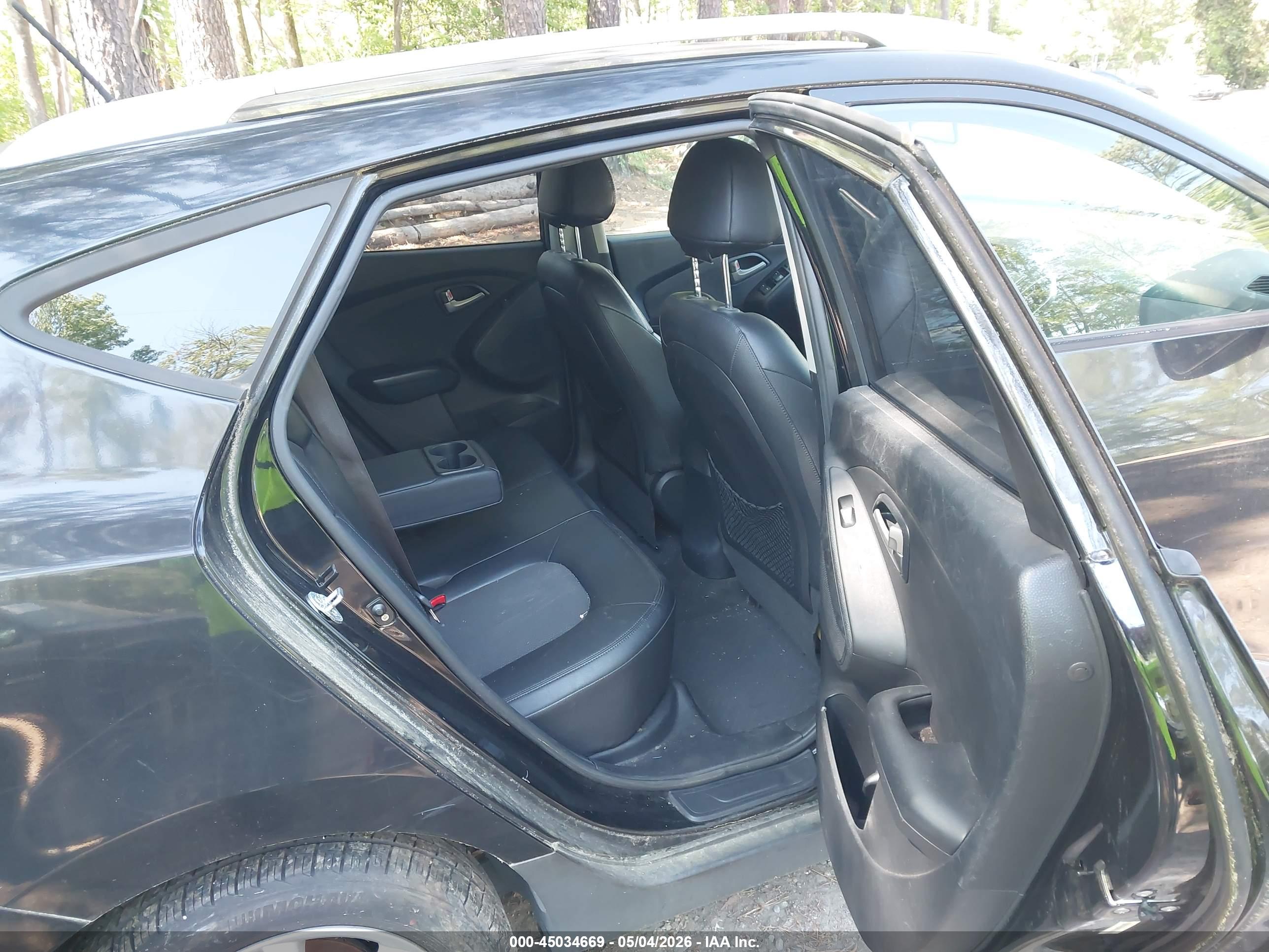 HYUNDAI TUCSON image 8