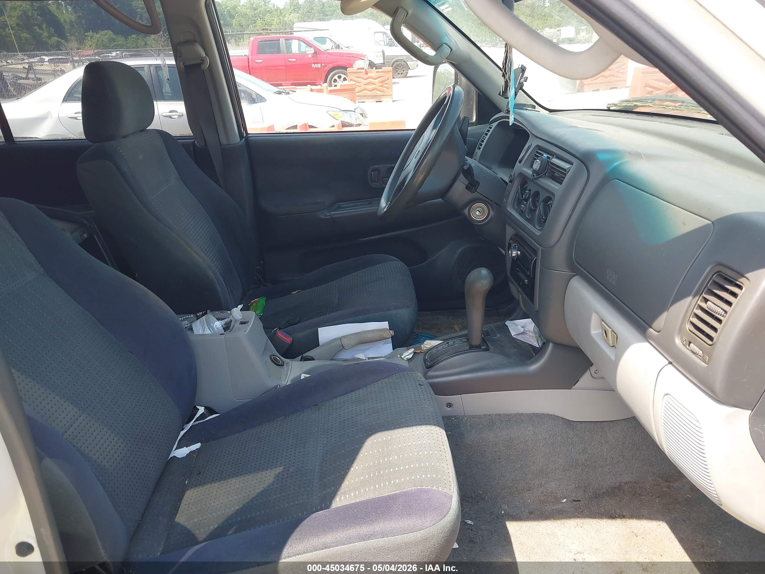 MITSUBISHI MONTERO image 5