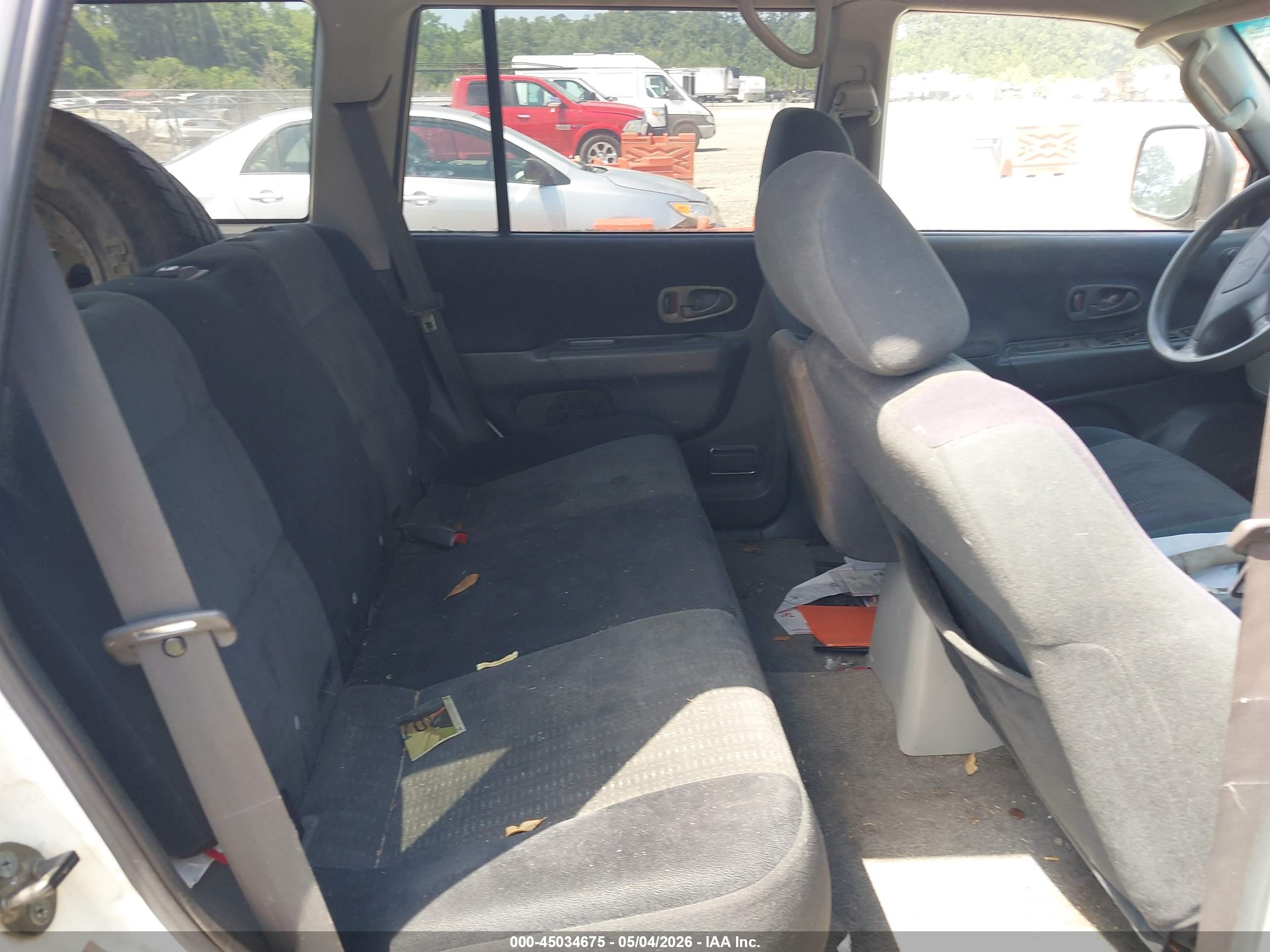 MITSUBISHI MONTERO image 8