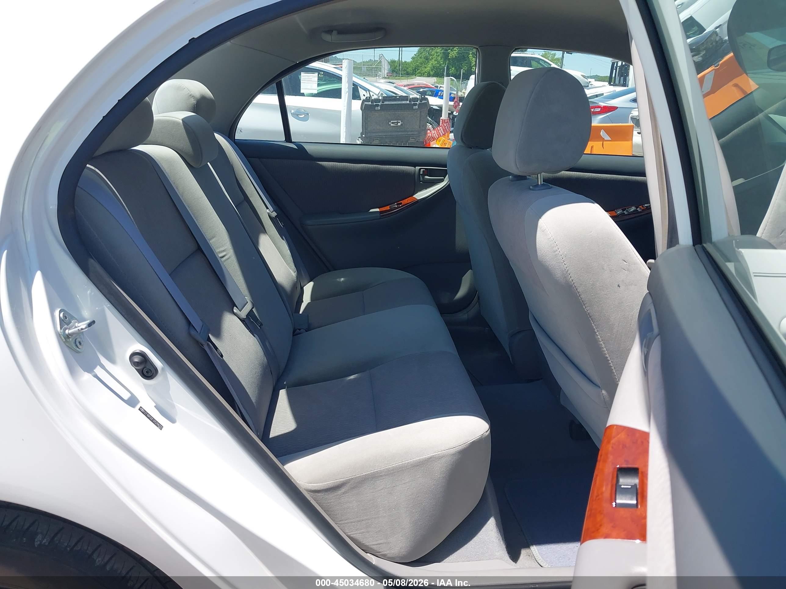 TOYOTA COROLLA image 8