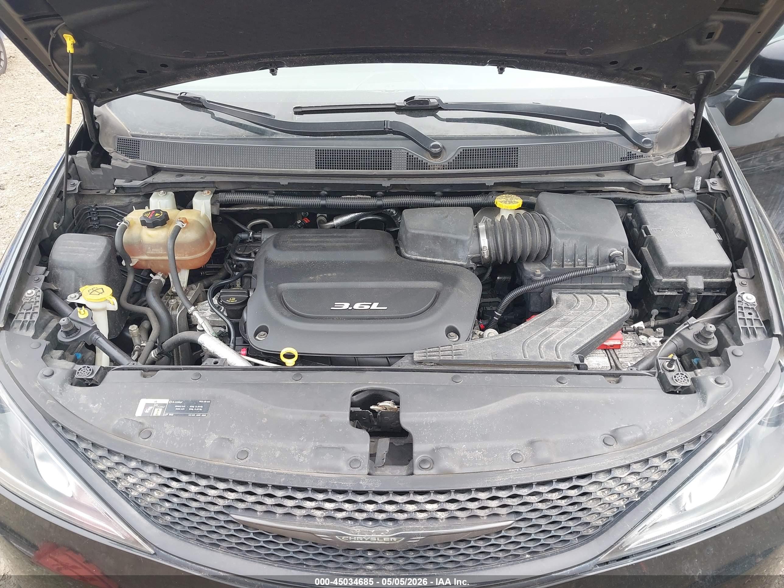 CHRYSLER PACIFICA image 10