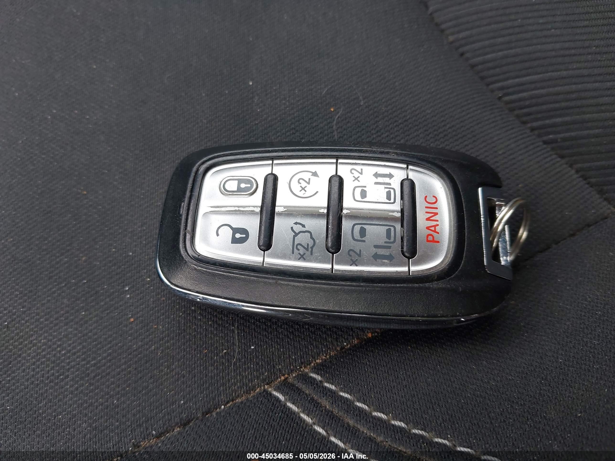 CHRYSLER PACIFICA image 11