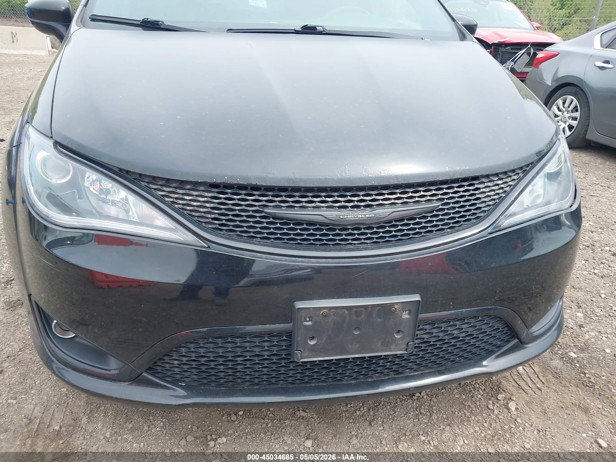 CHRYSLER PACIFICA image 6