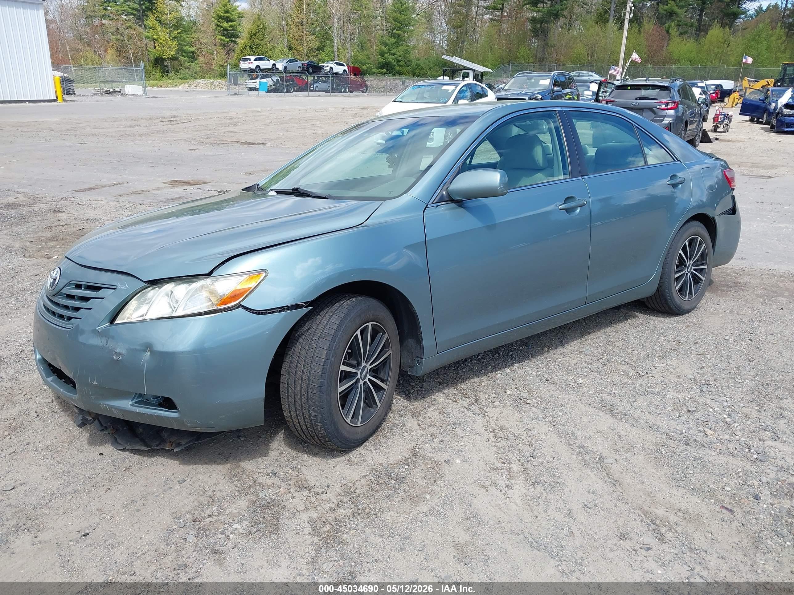 TOYOTA CAMRY image 2