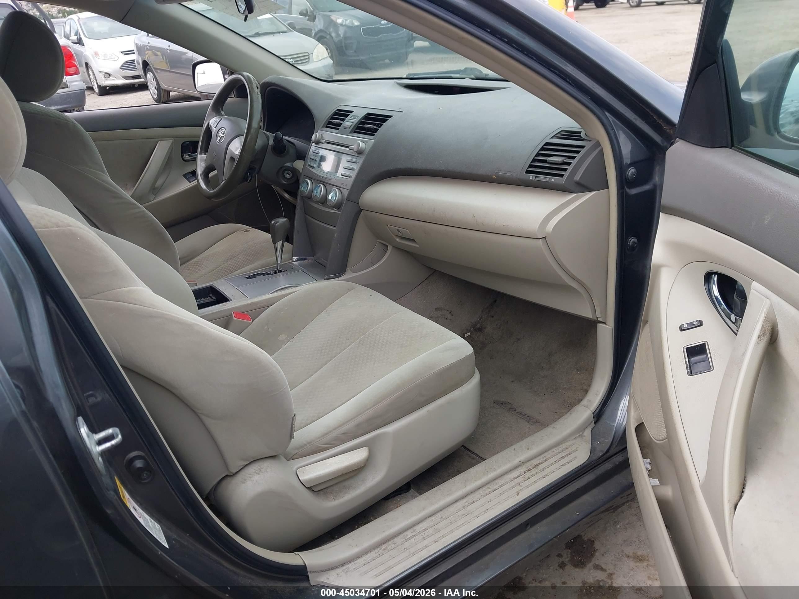 TOYOTA CAMRY image 5