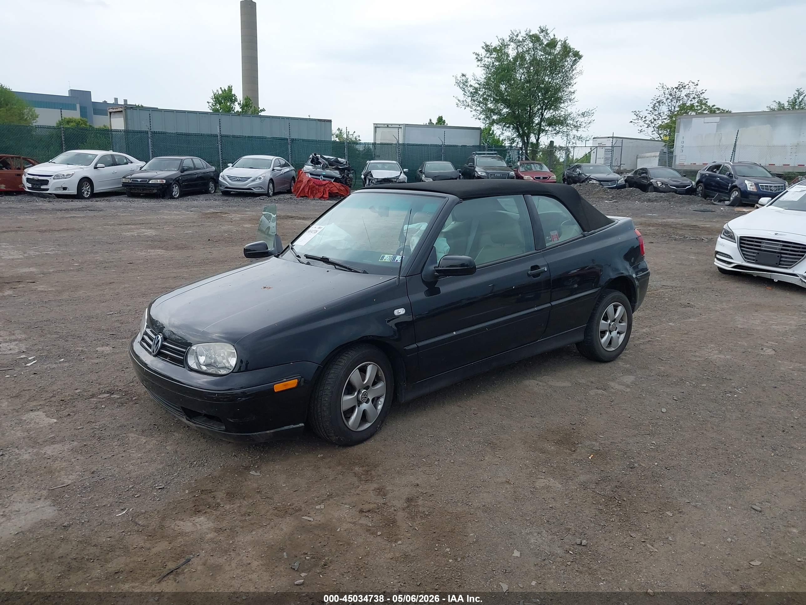 VOLKSWAGEN CABRIO image 2