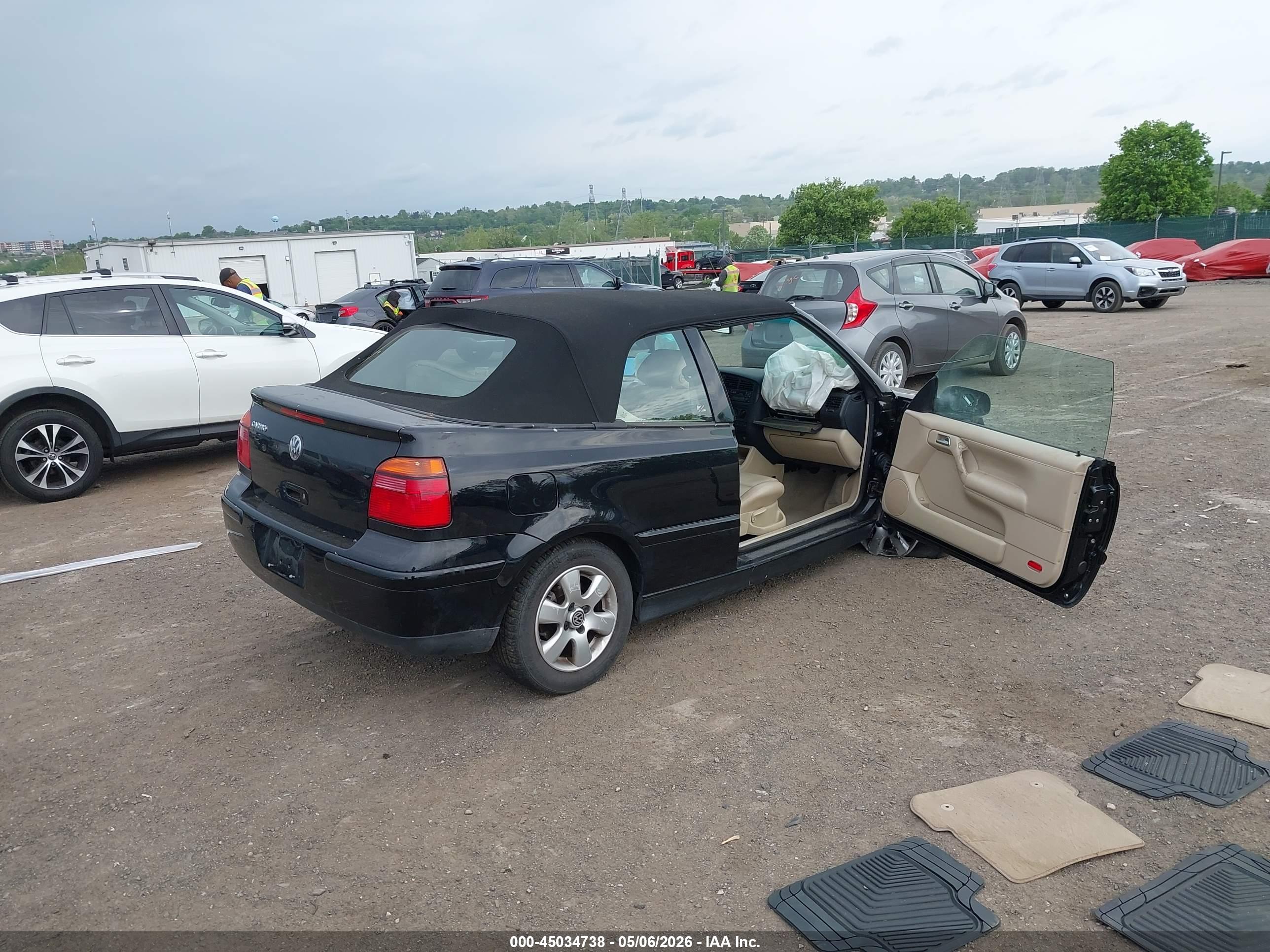 VOLKSWAGEN CABRIO image 4