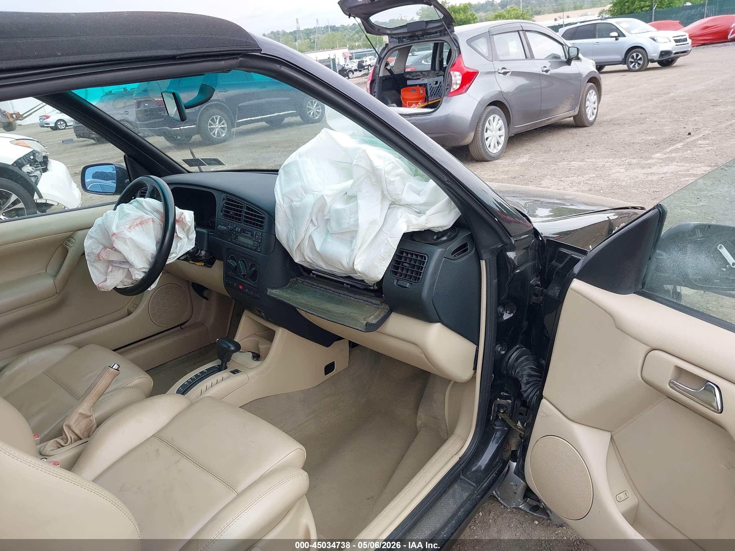 VOLKSWAGEN CABRIO image 5