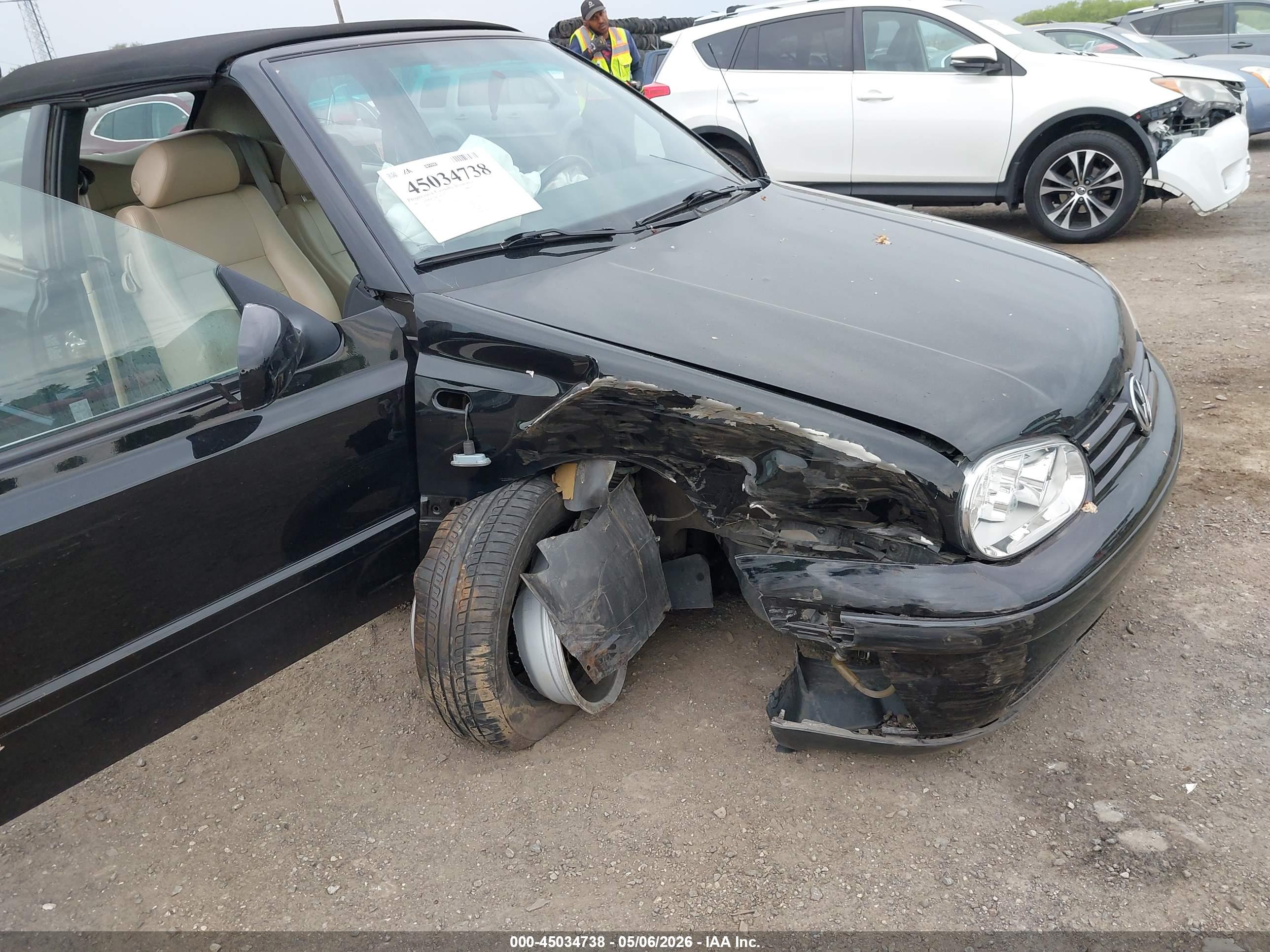 VOLKSWAGEN CABRIO image 6