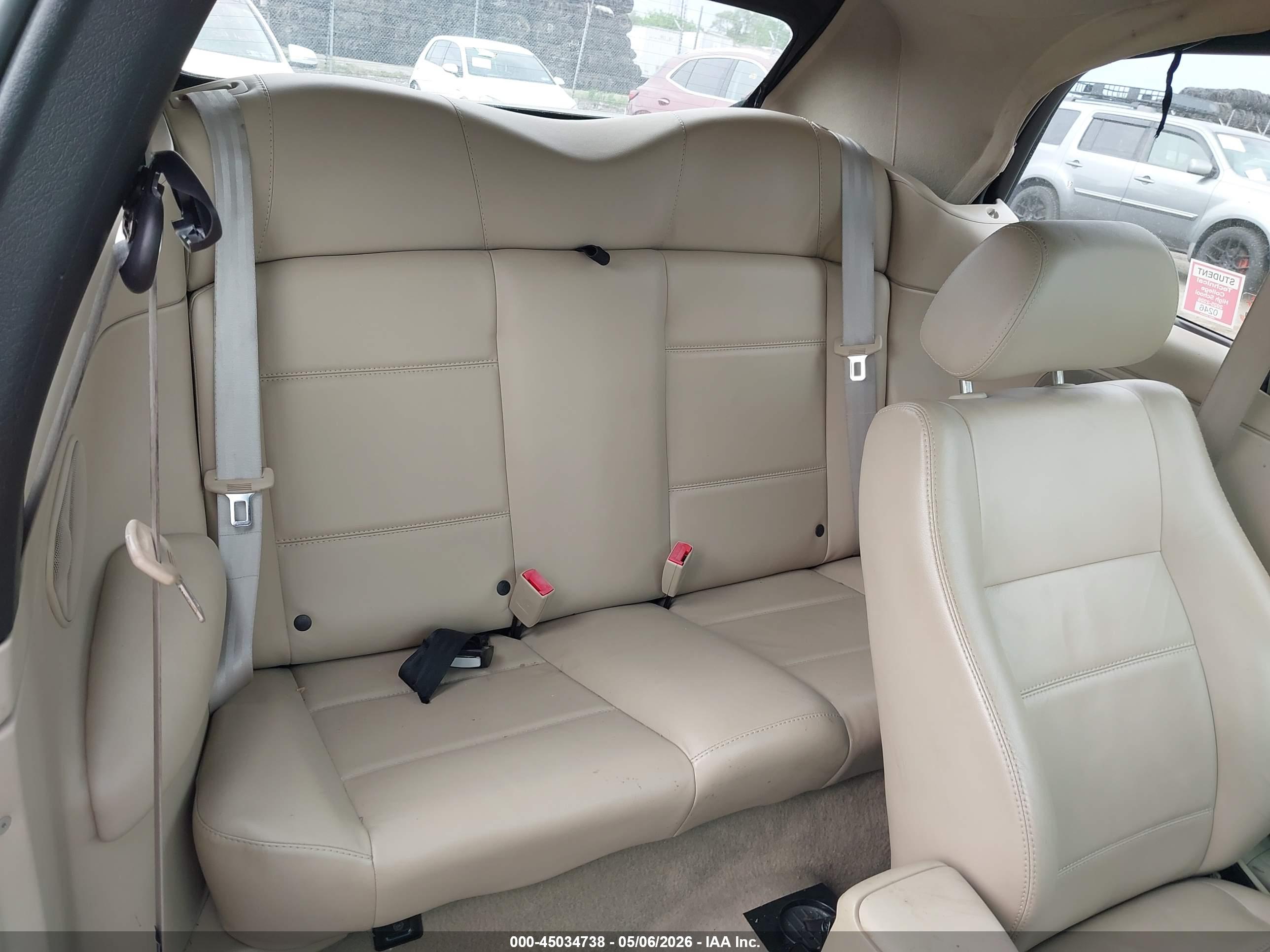 VOLKSWAGEN CABRIO image 8