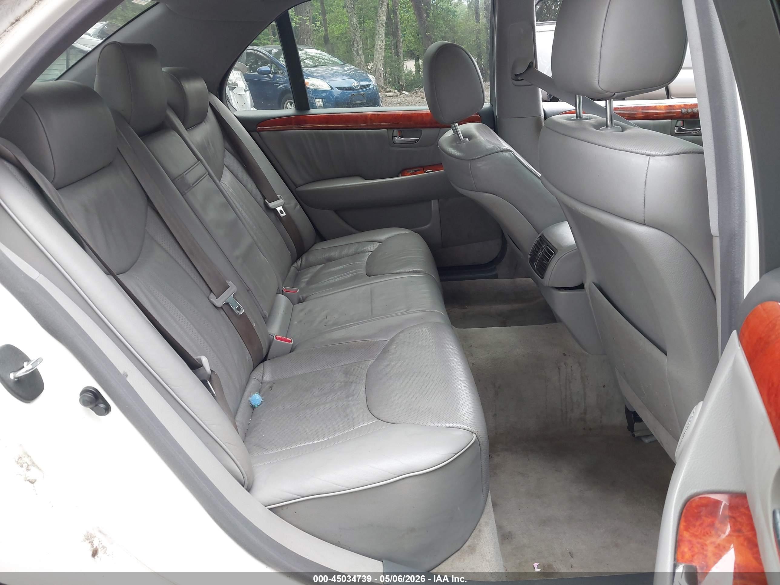 LEXUS LS image 8