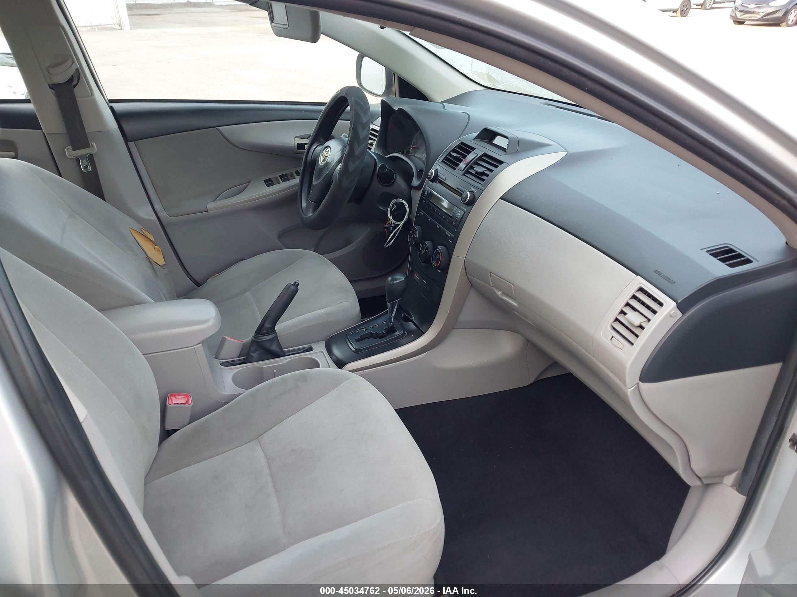 TOYOTA COROLLA image 5