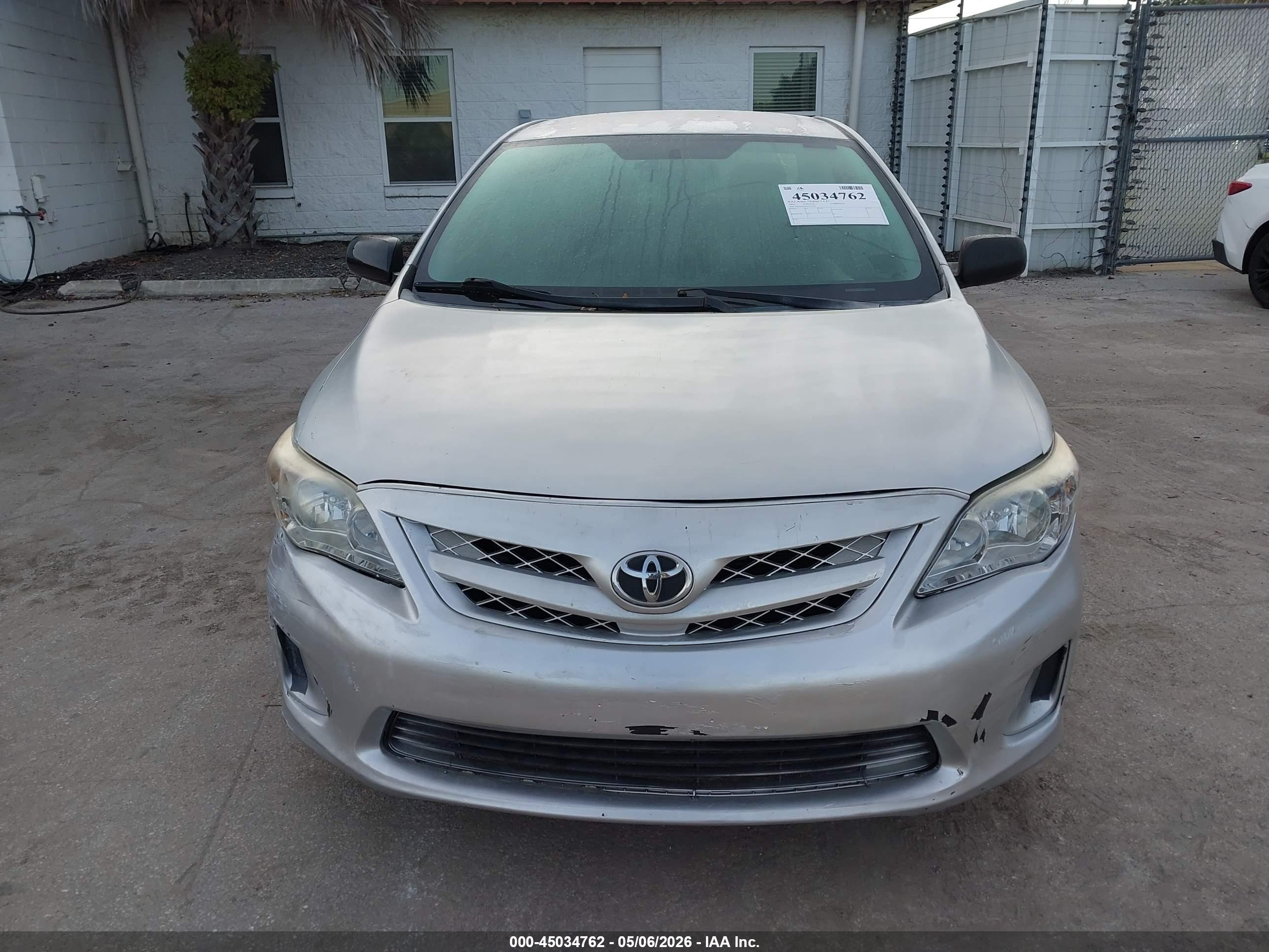 TOYOTA COROLLA image 6
