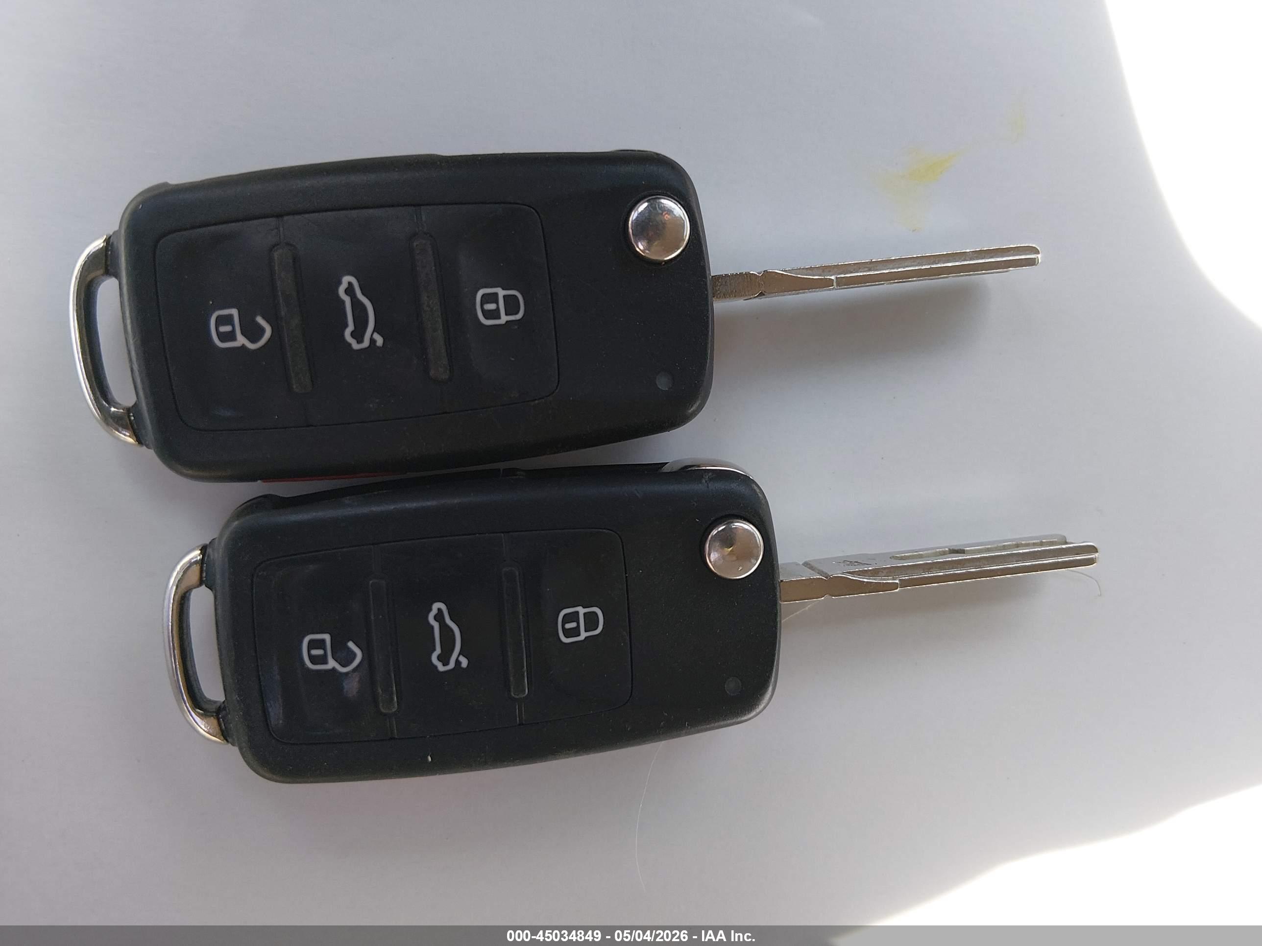 VOLKSWAGEN PASSAT image 11