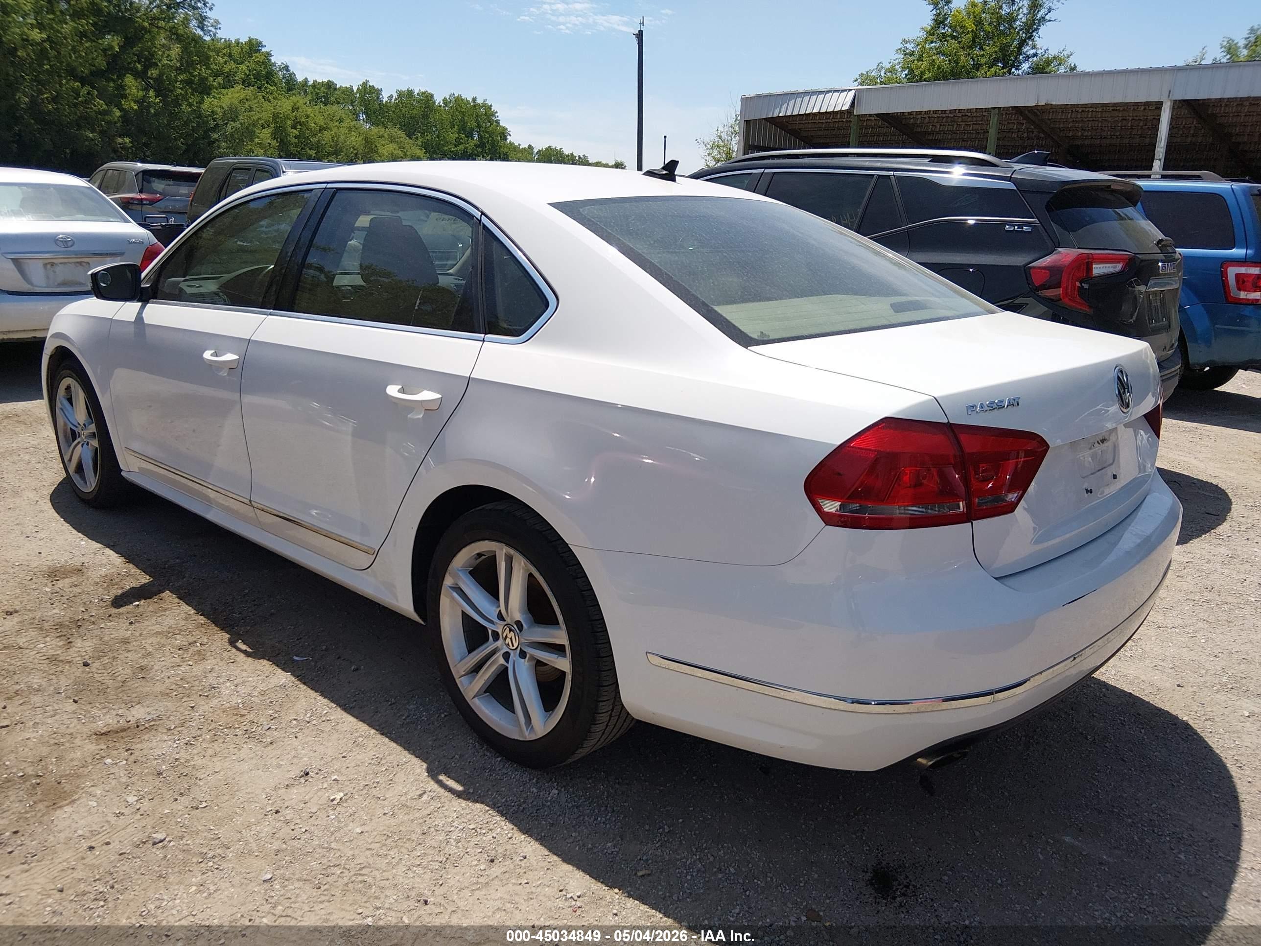 VOLKSWAGEN PASSAT image 3
